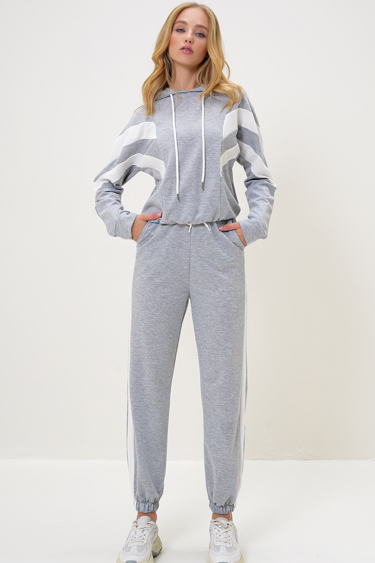 complete the look image