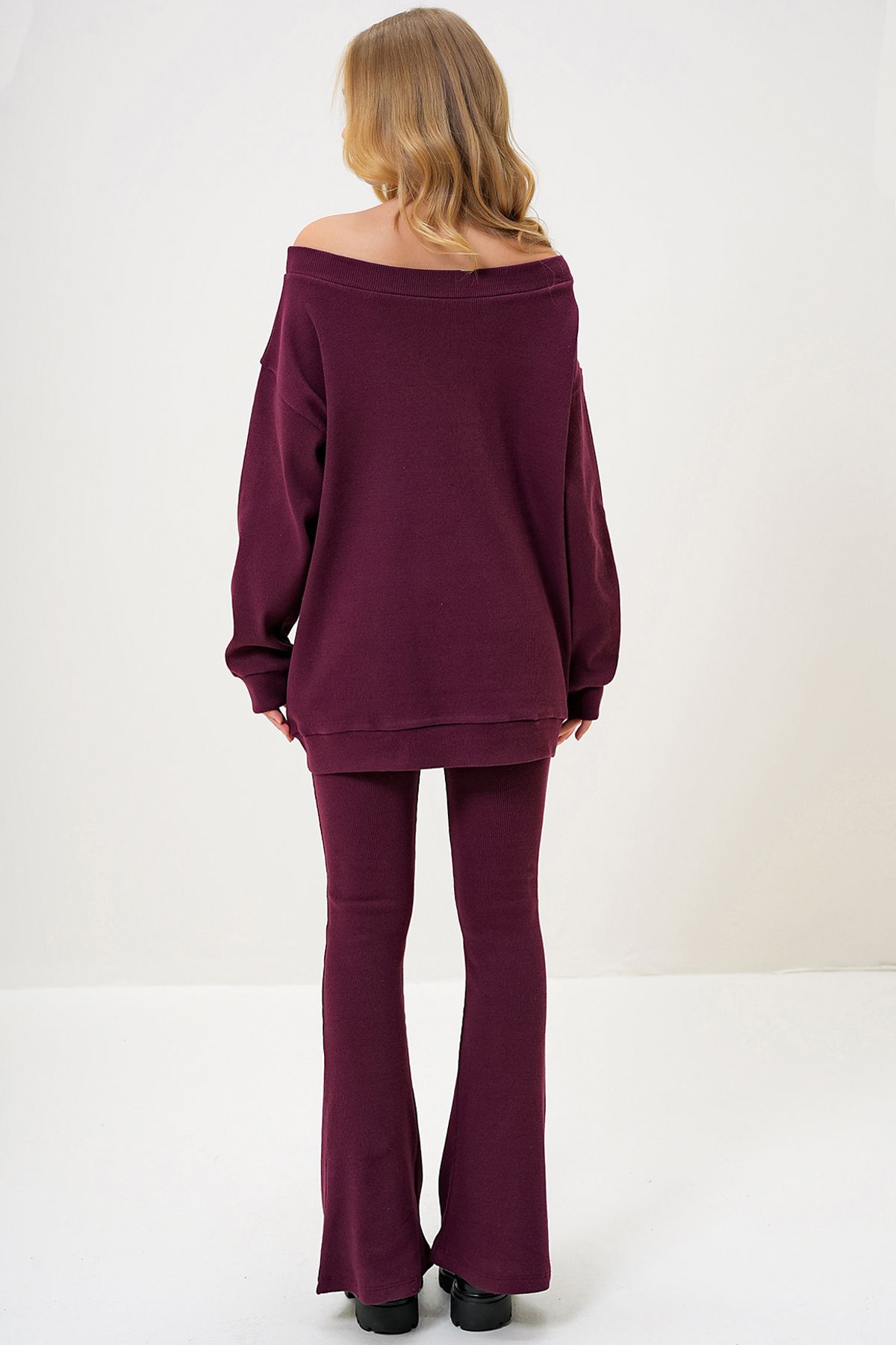 Trend Alaçatı Stili-Súprava nadmernej blúzky a rozšírených nohavíc Claret Red Boat Neck – Alc-X13059 5