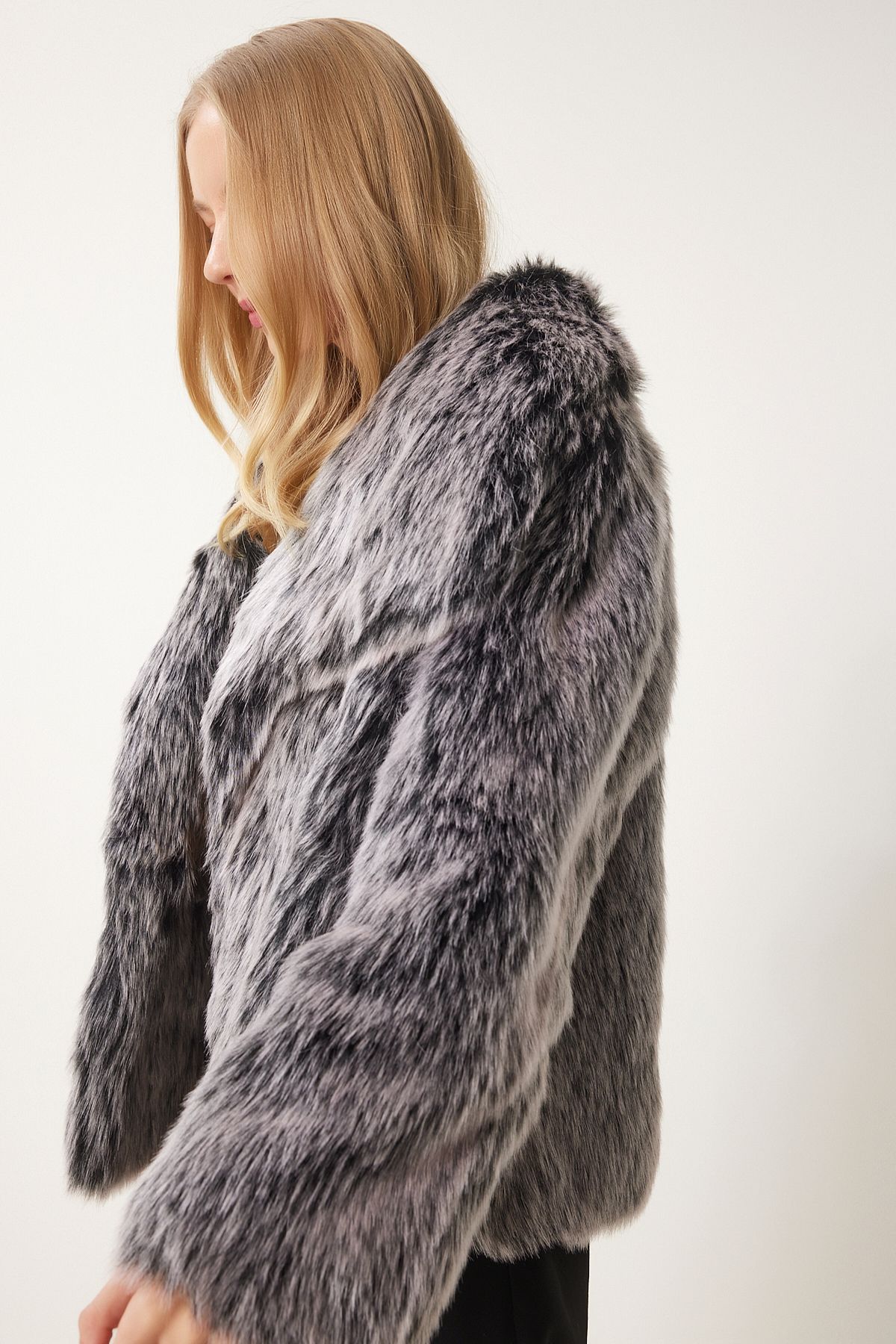 Happiness İstanbul-Women's Gray Black Wide Collar Faux Fur Jacket Fn03431 4