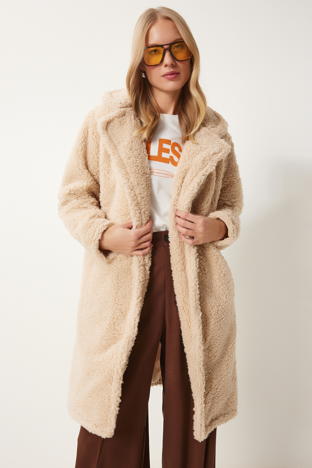 Happiness İstanbul Płaszcz damski beżowy z kołnierzem warstwowym i pluszem Zh00009