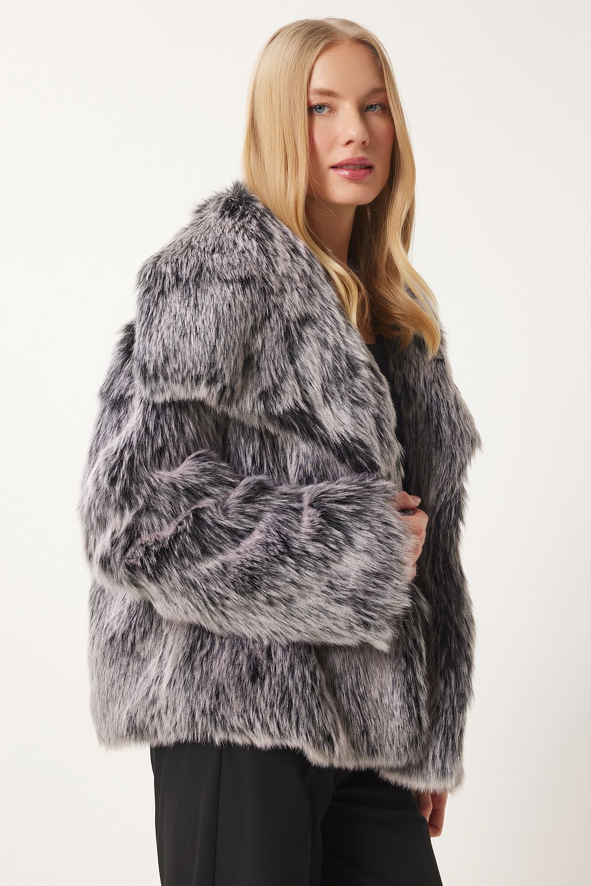 Happiness İstanbul-Women's Gray Black Wide Collar Faux Fur Jacket Fn03431 3