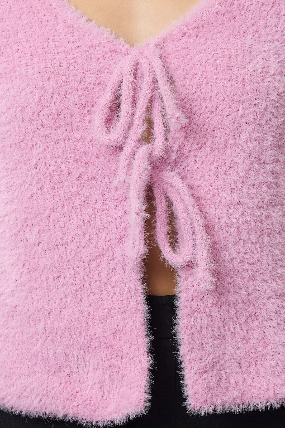 Trendyolmilla  Pembe Crop Tüylü Bağlama Detaylı Triko Hırka TWOAW25HI00111 - Görsel 3