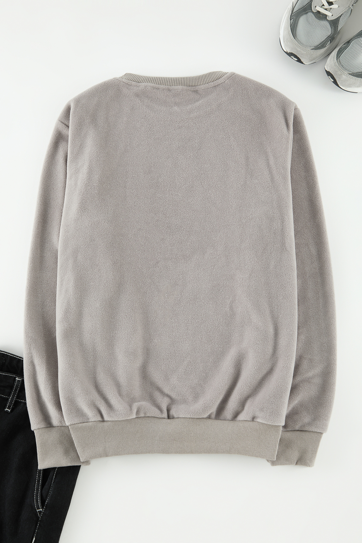 Trendyol Collection-Γκρι φούτερ Fleece Anti-pilling Crew Neck - Εκτύπωση με γράμματα, κανονική εφαρμογή TMNAW23SW00340 3