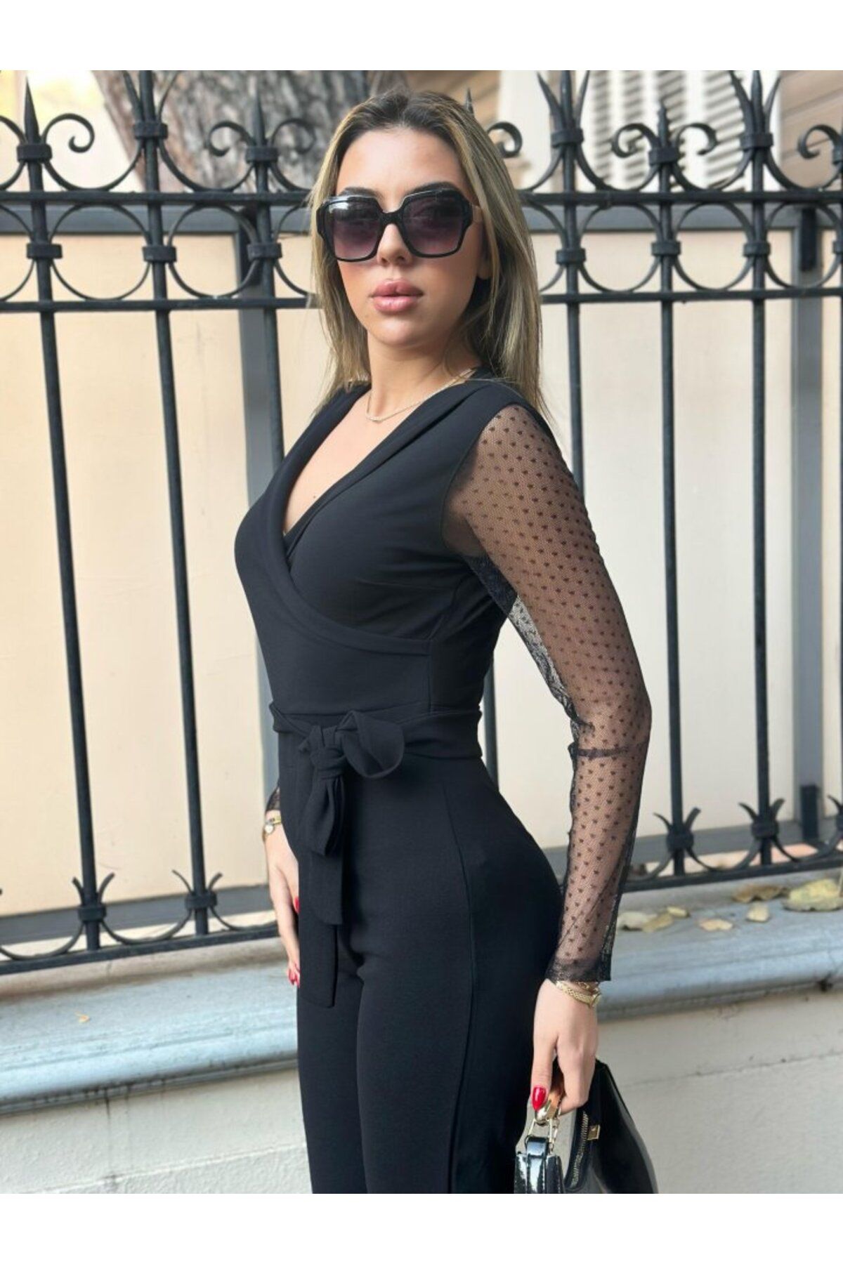 Kadınle Krep Kumaş Kol Tül Puan Detaylı Kuşaklı Tulum 141 Cm