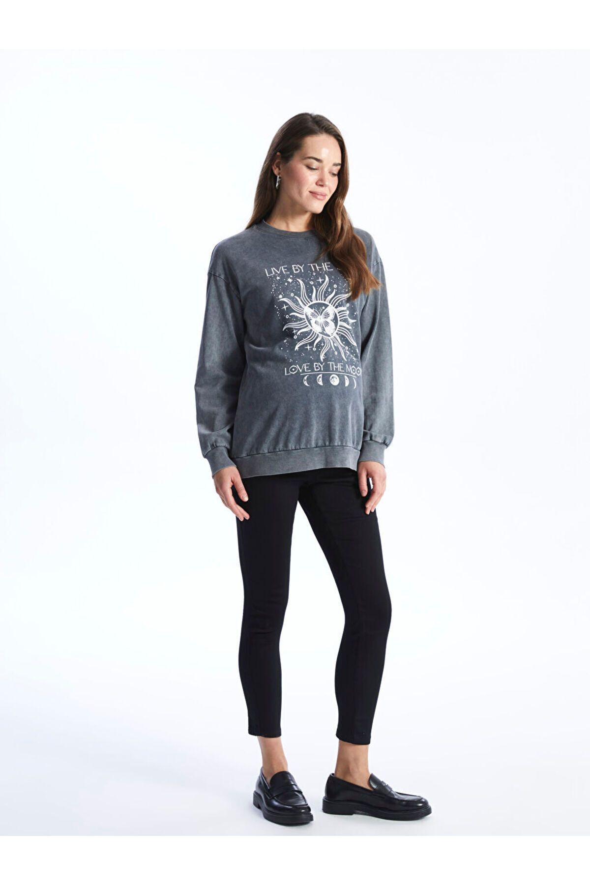 LC Waikiki-Crew Neck Printed Long Sleeve Maternity Sweatshirt 3
