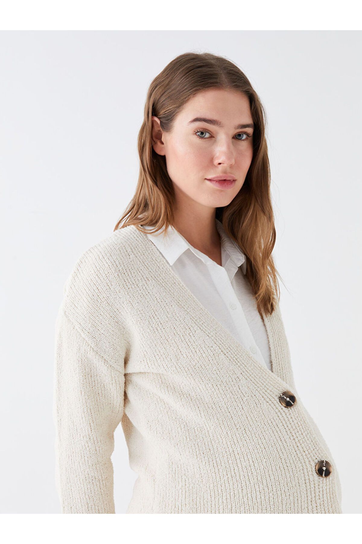 LC Waikiki-LCWAIKIKI Maternity V-neck Plain Long Sleeve Maternity Knitwear Cardigan 3