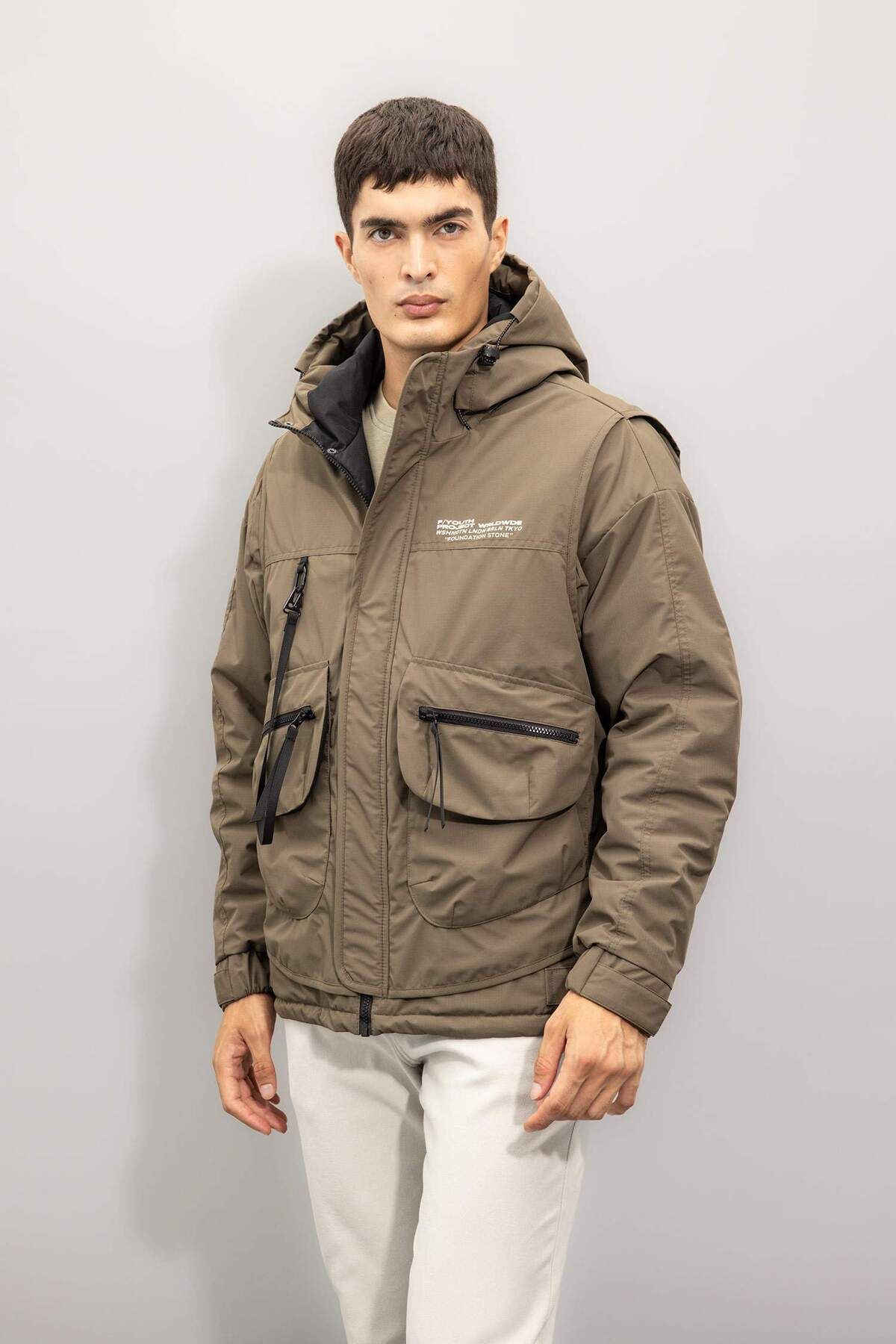 DeFacto Kurtka Regular Fit Z Kapturem, Zapinana Na Suwak, Z Kieszenią Na Zatrzaski C7309ax24au Mężczyzna - 2XL