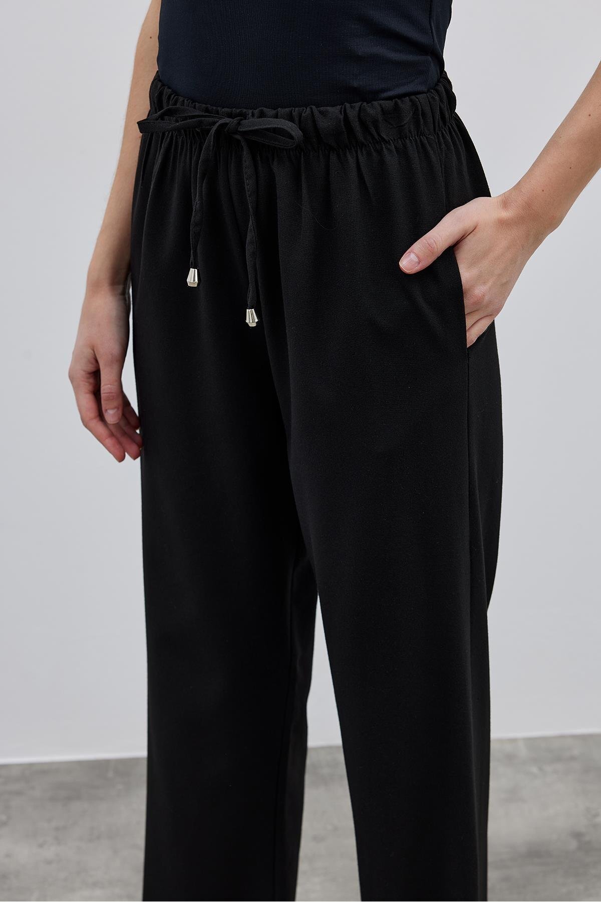 Fahhar-Women's Black Straight Cut Pants 5