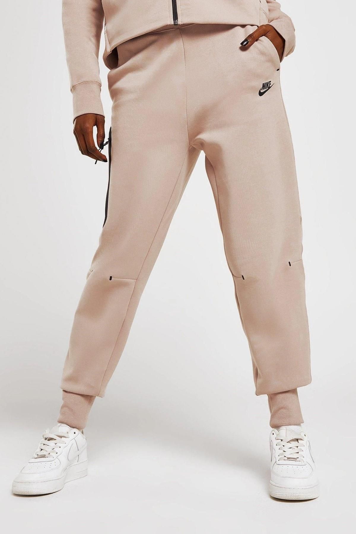 Nike Tech Fleece Loose Fit Sweat Trousers Pink Bol Kesim Kad n E ofman Alt Pembe Fiyat Yorumlar Trendyol