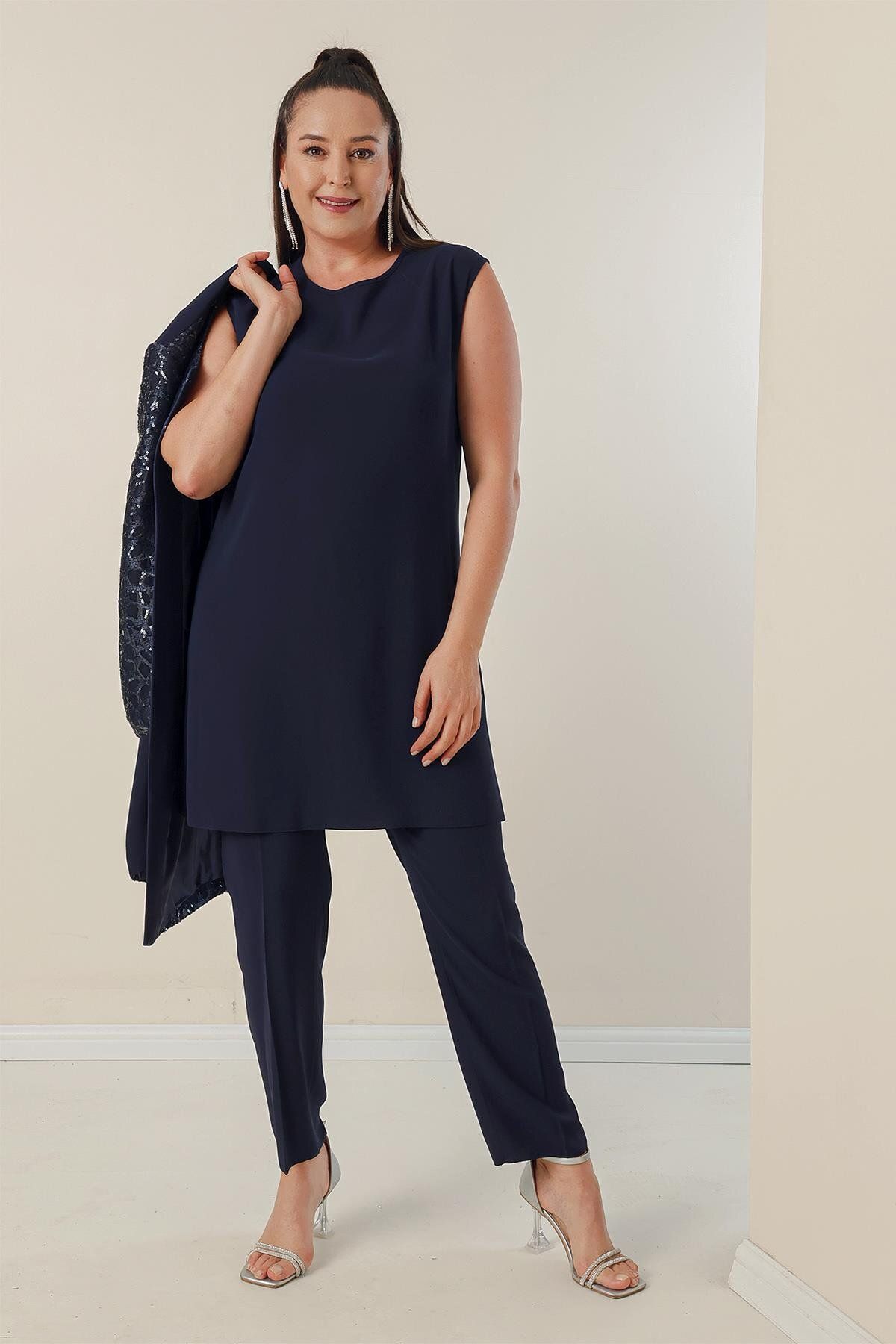 By Saygı-Crepe Blouse with Side Slits, Sleeves and Sequin Lined Jacket and Trousers Plus Size 3-Piece Set 2