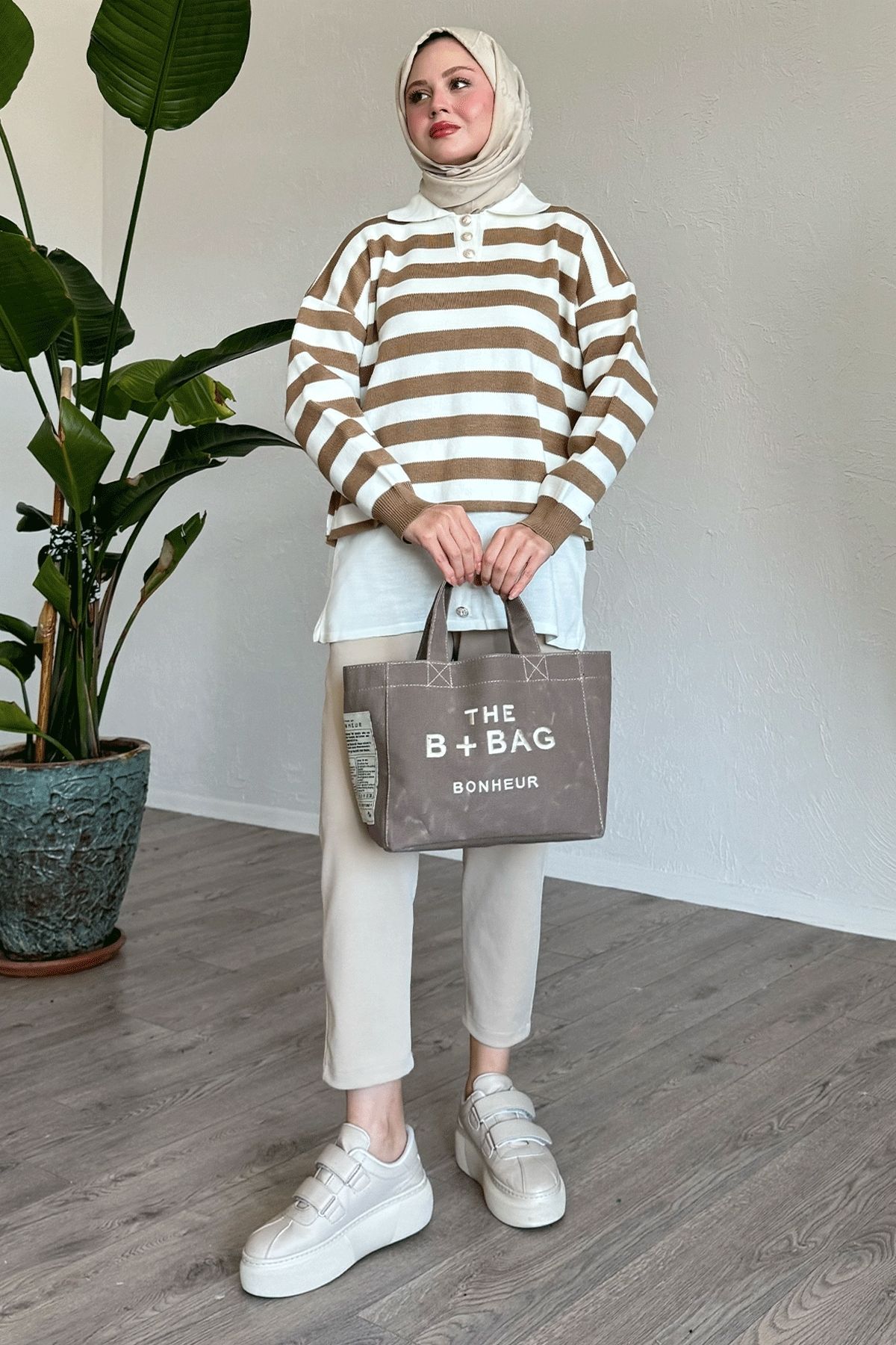 InStyle-Milchbraune Strick-Tunika mit Knöpfen am Saum 4