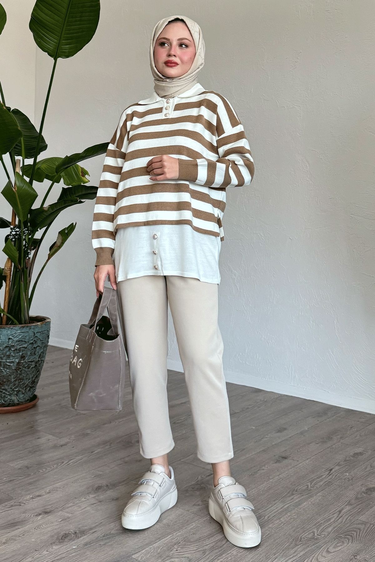InStyle-Milchbraune Strick-Tunika mit Knöpfen am Saum 3