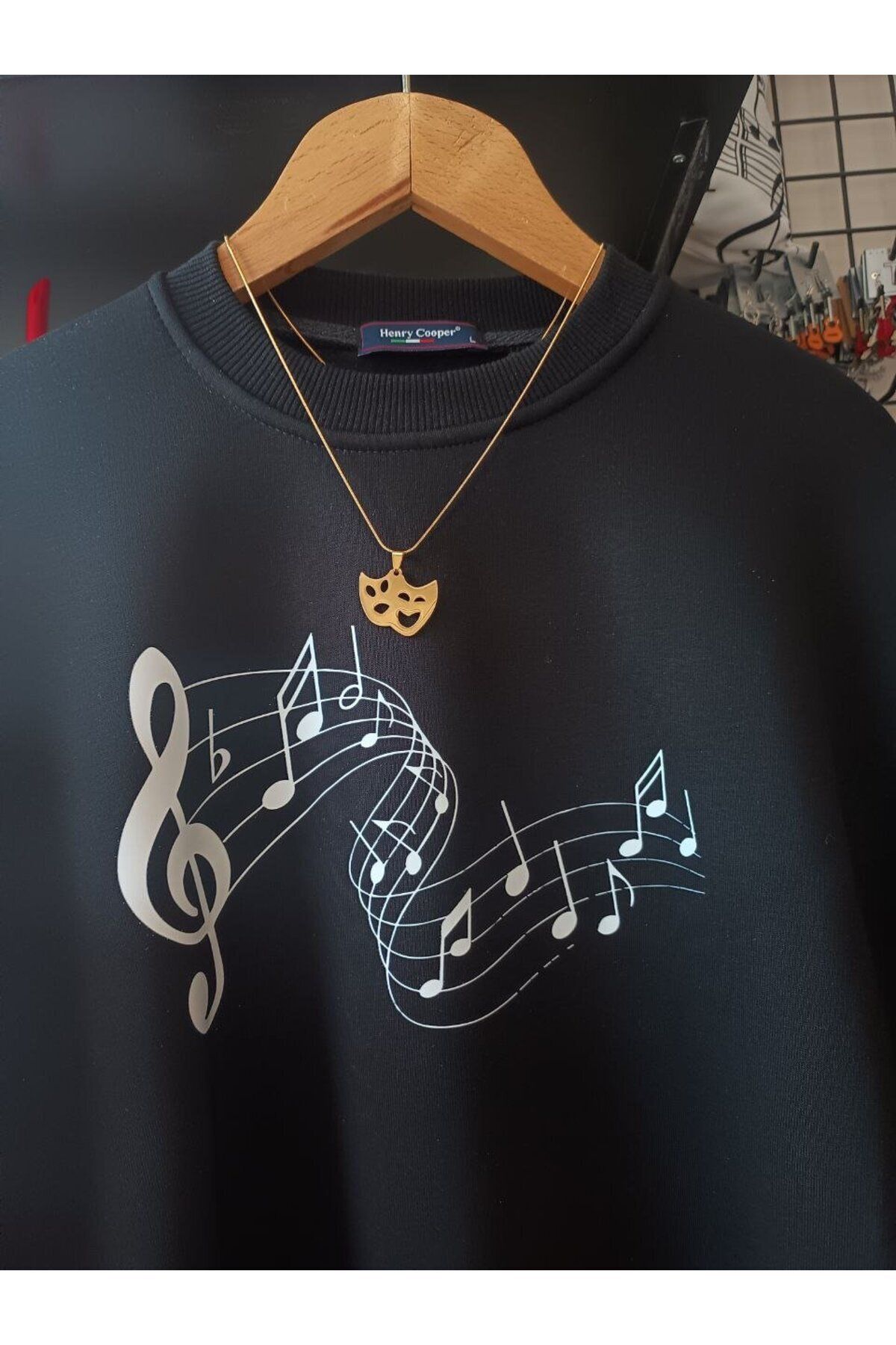 YuChic-Theater Icon Smiley Crying Face Gold Color 316L Stainless Steel Figure Necklace 2