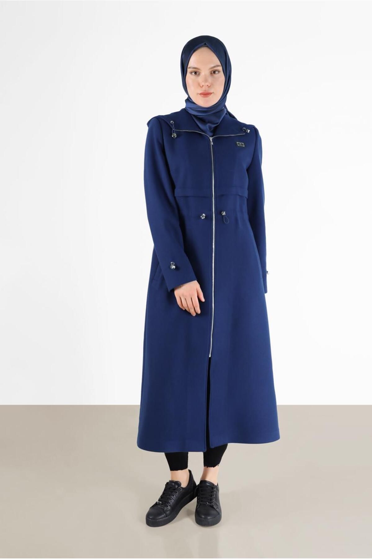 مانتو کلاه دار کمردار 90236 Alvina