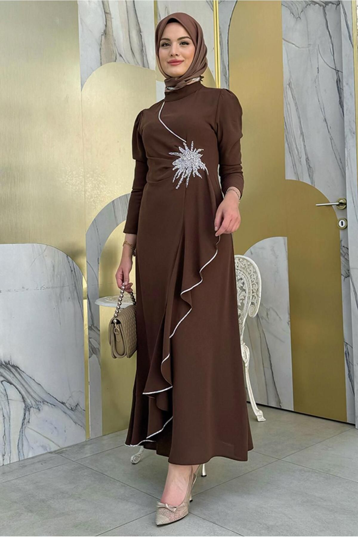 TRENDTESETTÜR-فستان سهرة نسائي بلون القهوة مزين بالأحجار - T 2021 2