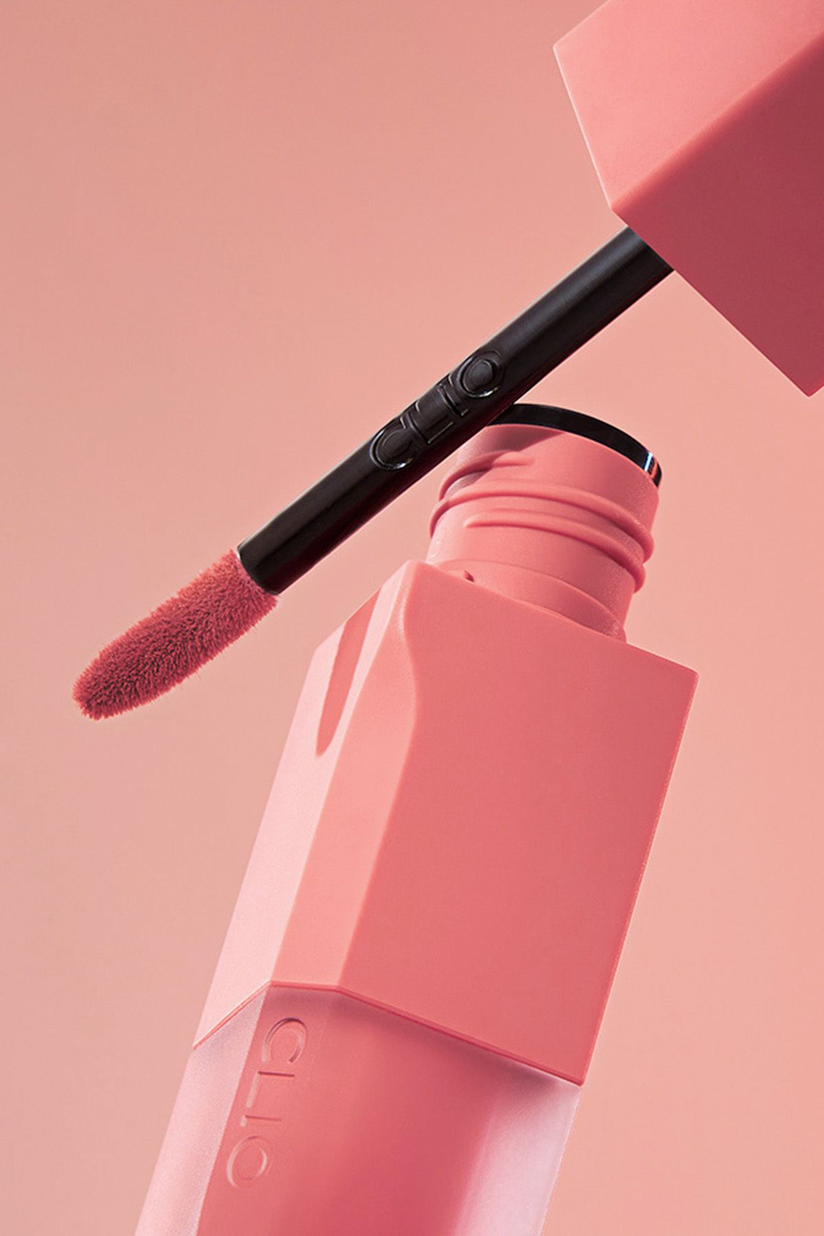 CLIO-CLIO Chiffon Blur Tint - مظهر طبيعي، ناعم ومخملي (01 Peach Bebe) 6