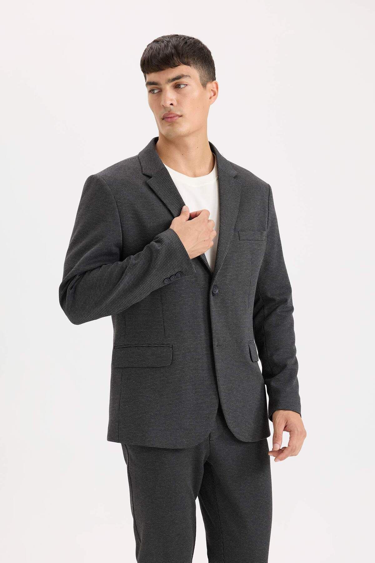 complete the look image