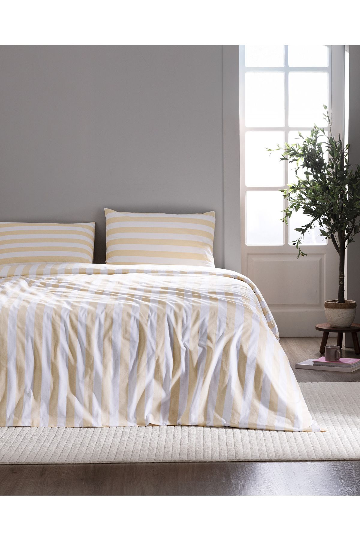 Madame Coco-Avignon Single 100% Cotton Ranforce Printed Duvet Cover Set - Yellow 1