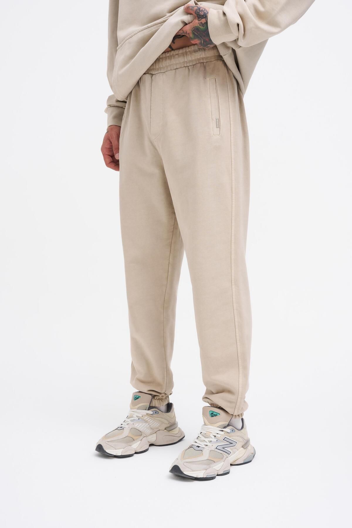 Machinist-Men's Washed Basic Jogger Beige Sweatpants 2