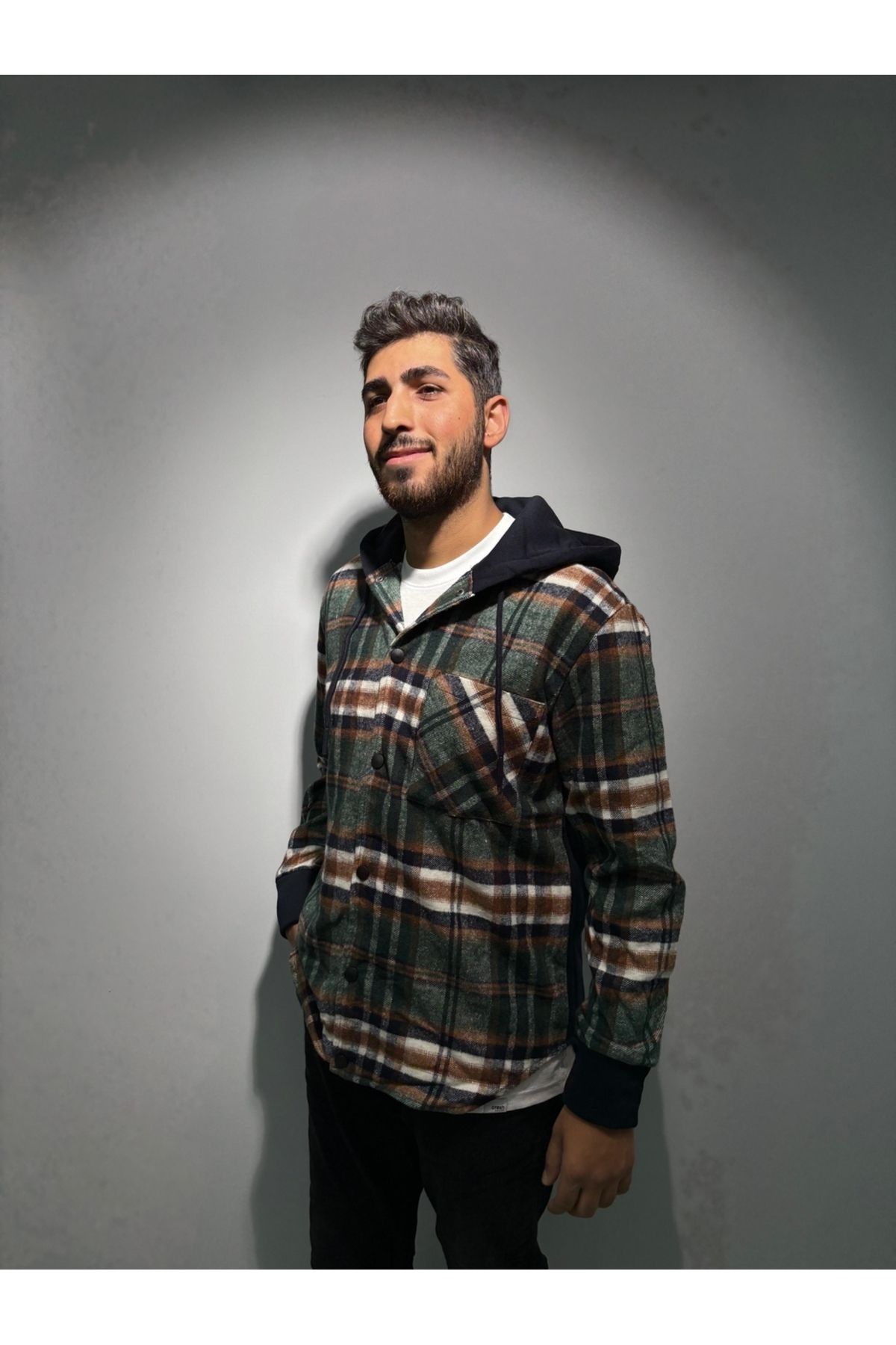 sweatshirt unisexe à capuche avec boutons pression à carreaux