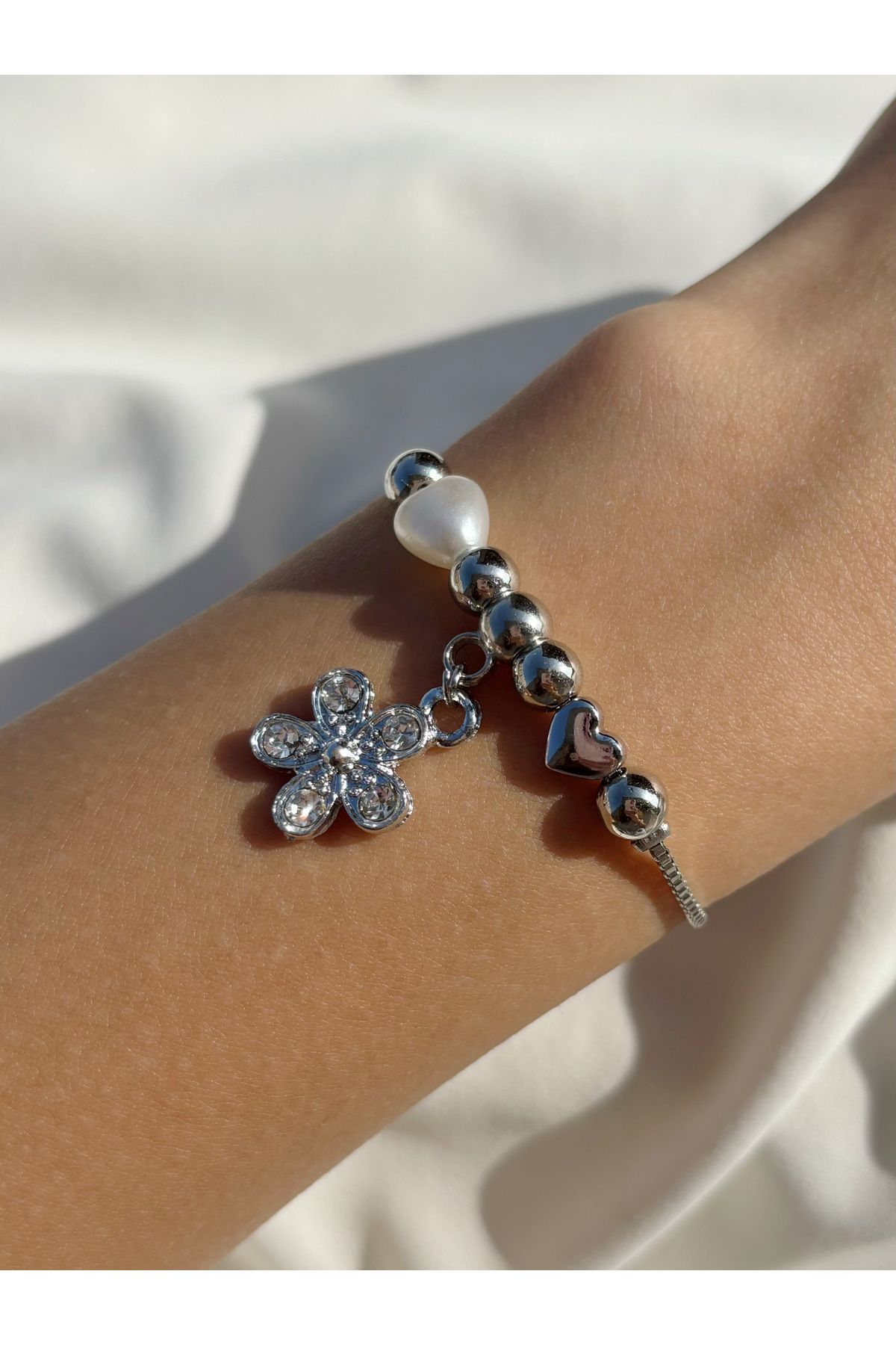 Eylülün Takısı-Women's Silver Color Dangle Stone Flower Bracelet 2