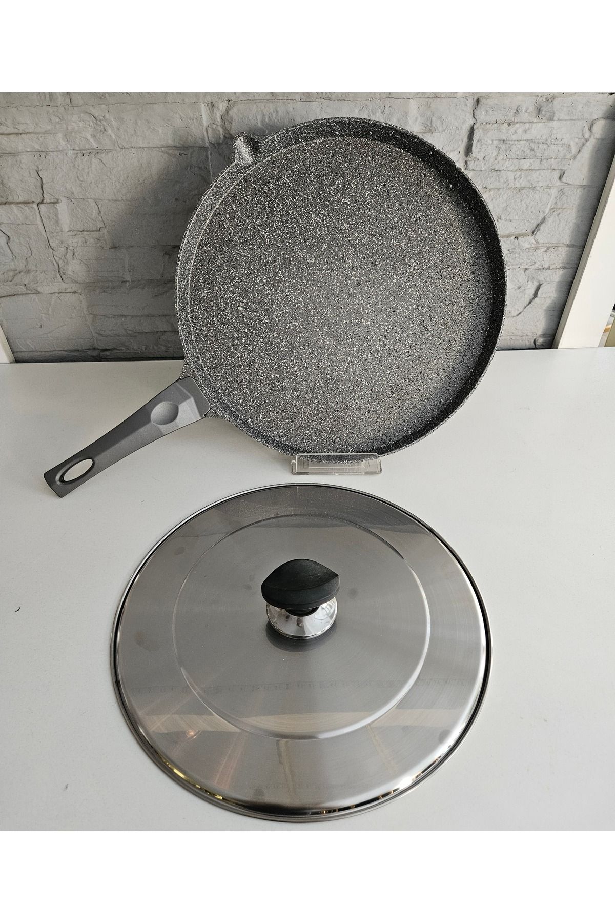 ALANYA HOME DECOR-Cast Fish Pan 34X3 cm Cast Cast Pan 2.2 Lt Steel Cover 3
