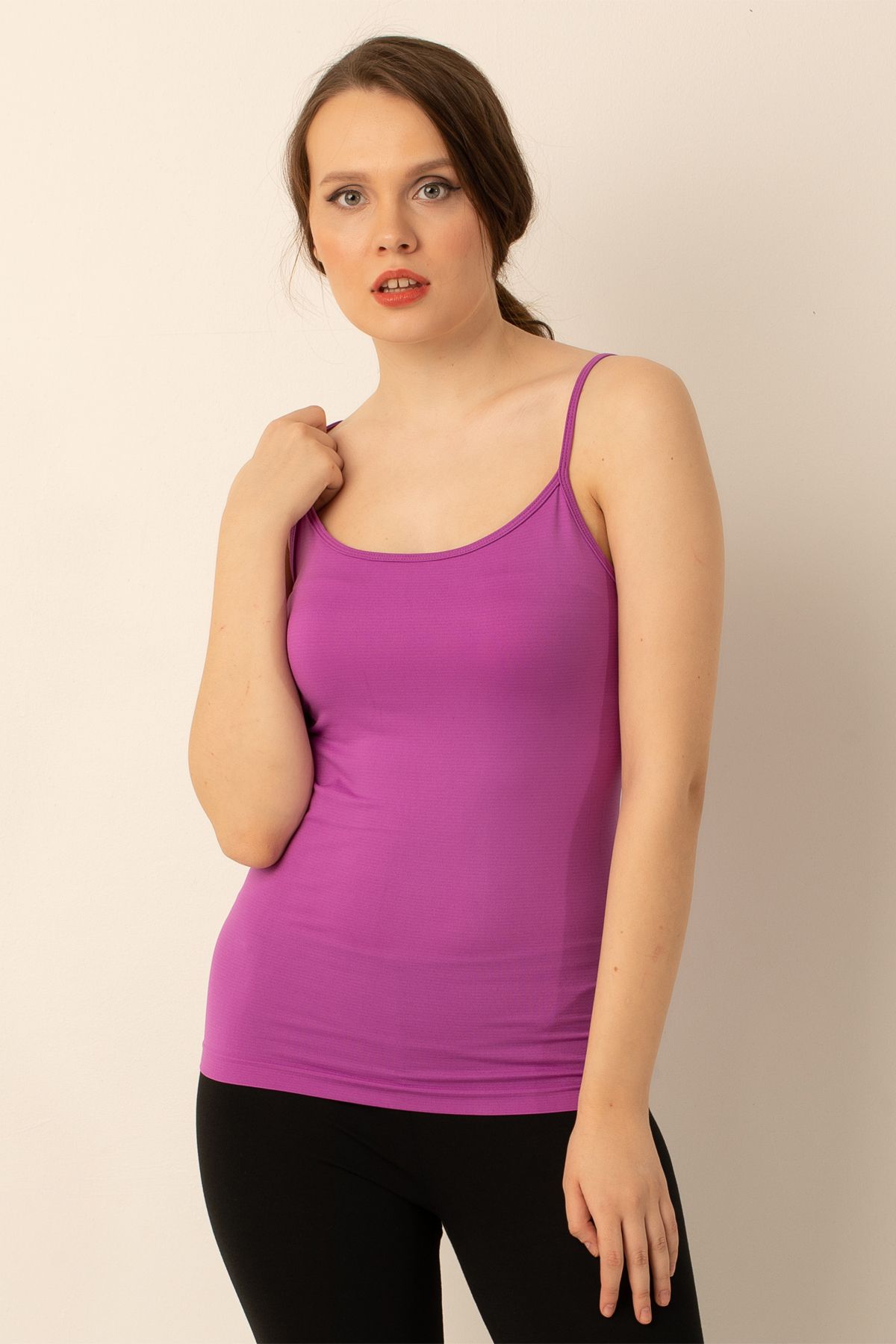 Miorre-Seamless Thin Strap T-Shirt 4