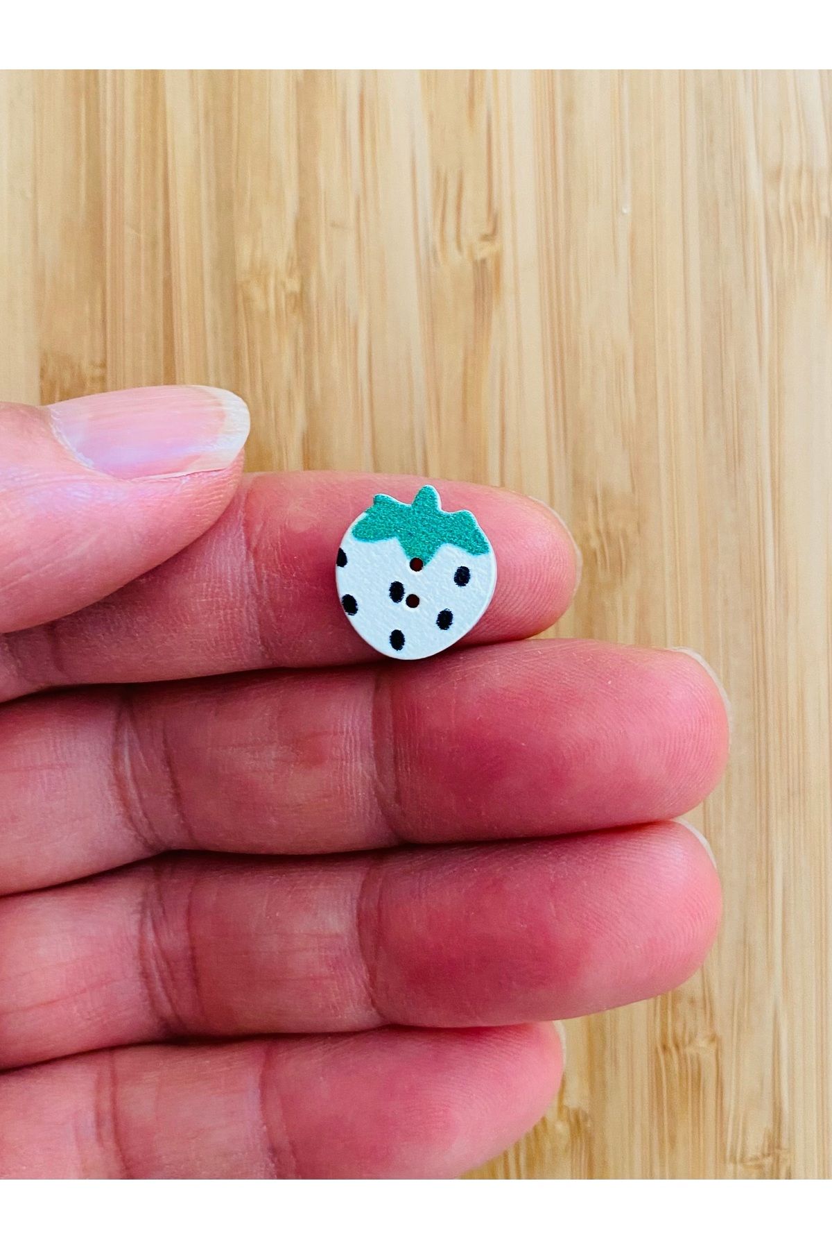 Kartopu-White Painted Patterned Shaped Wooden Button 15 mm X 13 Mm. Pack of 6. Ladybug with a Print. 2