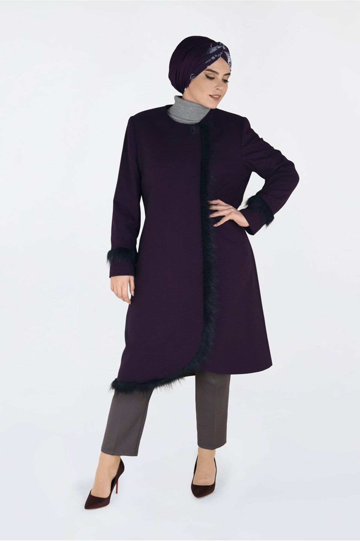 کت 9763 با جزئیات خز Alvina