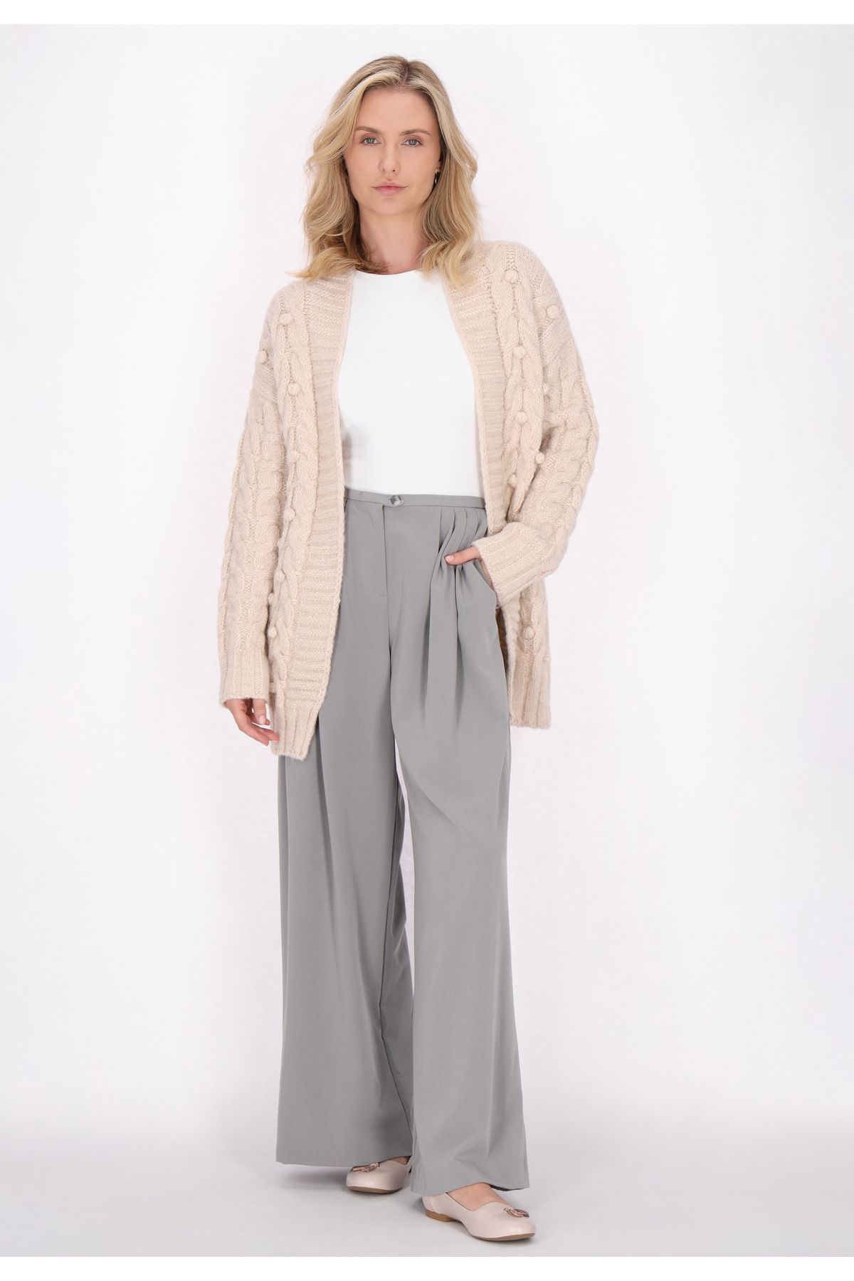 usha white label-Cardigan 1