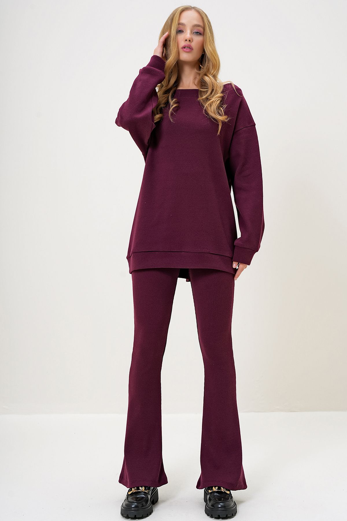 Trend Alaçatı Stili-Súprava nadmernej blúzky a rozšírených nohavíc Claret Red Boat Neck – Alc-X13059 3