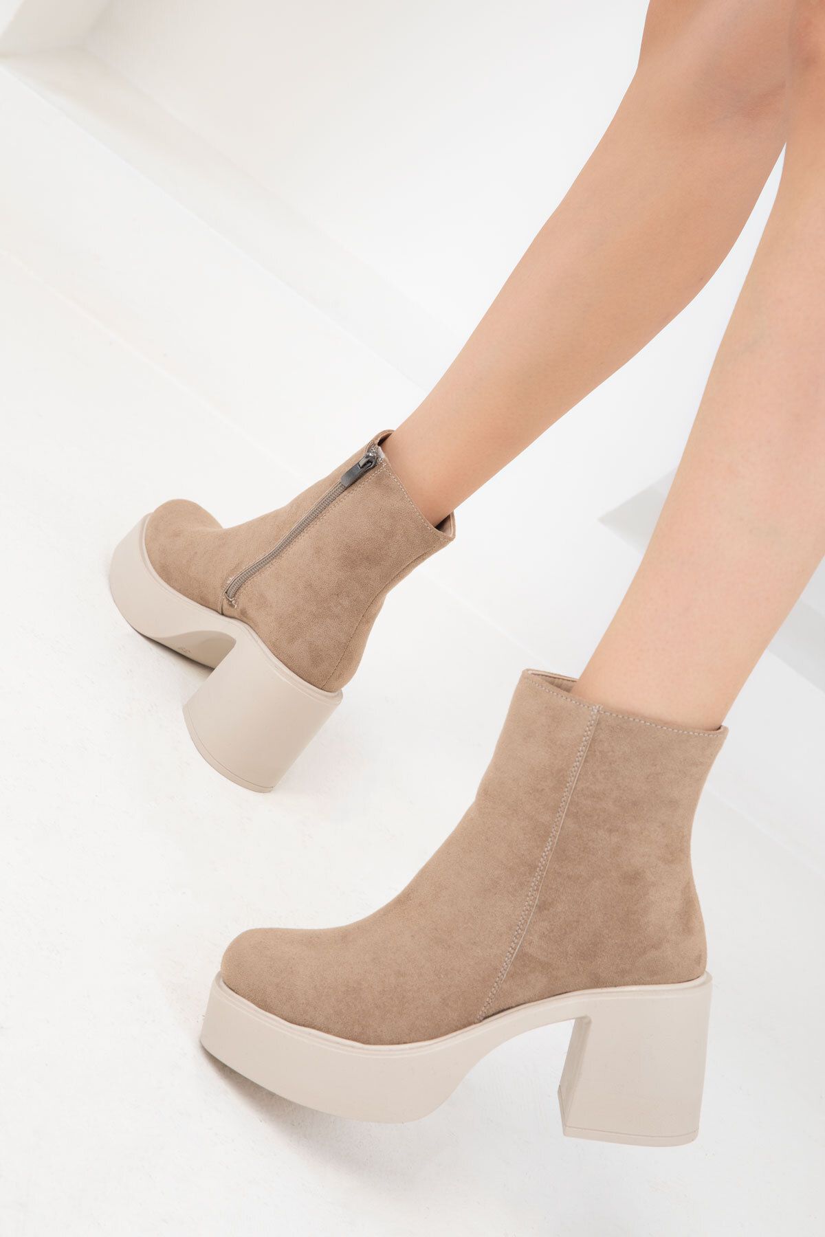 SOHO-Γυναικείες μπότες Mink Suede - 19986 Model Bootie 5