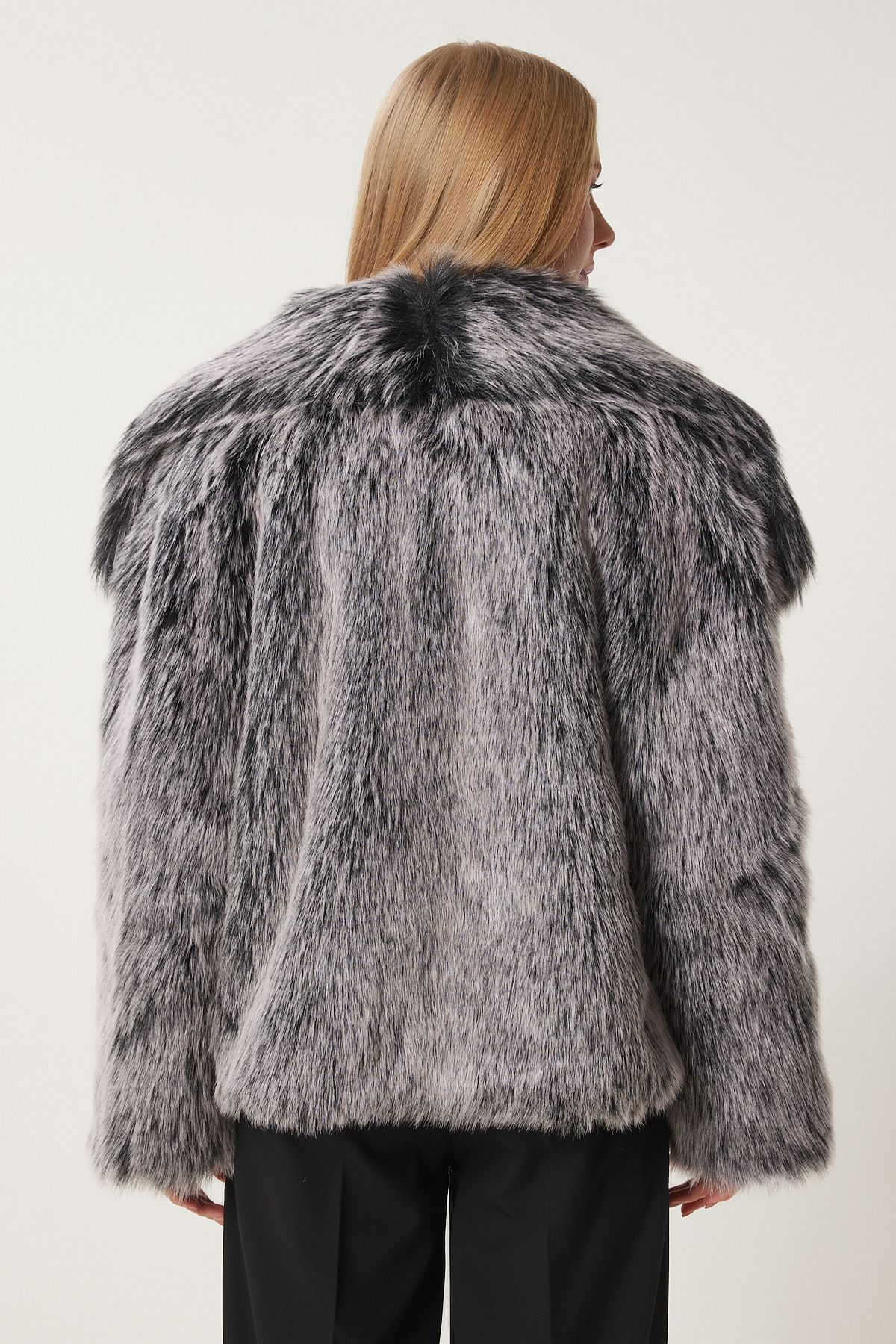 Happiness İstanbul-Women's Gray Black Wide Collar Faux Fur Jacket Fn03431 8
