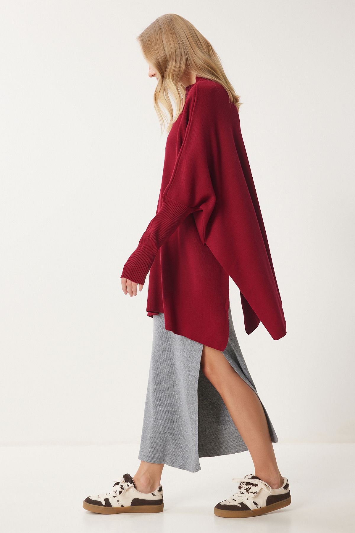 Happiness İstanbul-Burgunderroter Oversize-Ponchopullover mit Seitenschlitz für Damen YY00005 7