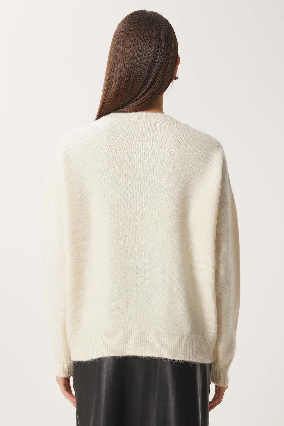 Happiness İstanbul Ecrufarbener Strickpullover mit Blumendetail für Damen PF00103