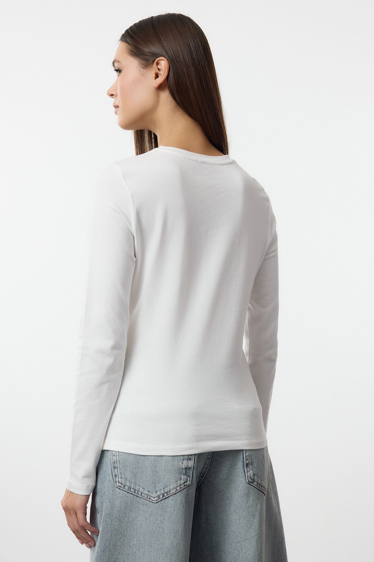 Trendyol Collection-Pletená halenka Crew Neck Ecru - rozparek a stahovací šňůrka, přiléhavá na tělo TWOAW24BZ00388 5