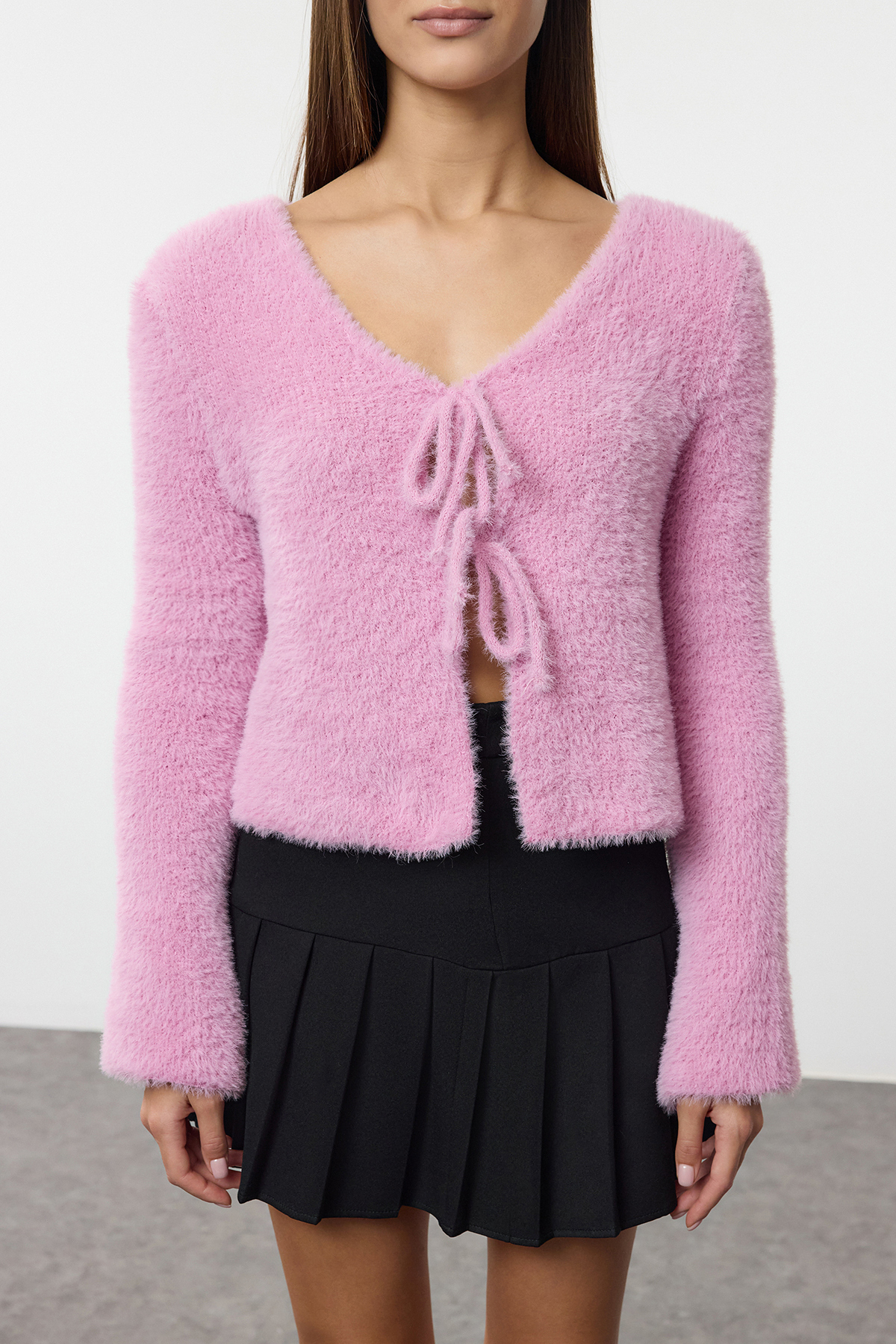 Trendyolmilla  Pembe Crop Tüylü Bağlama Detaylı Triko Hırka TWOAW25HI00111 - Görsel 4