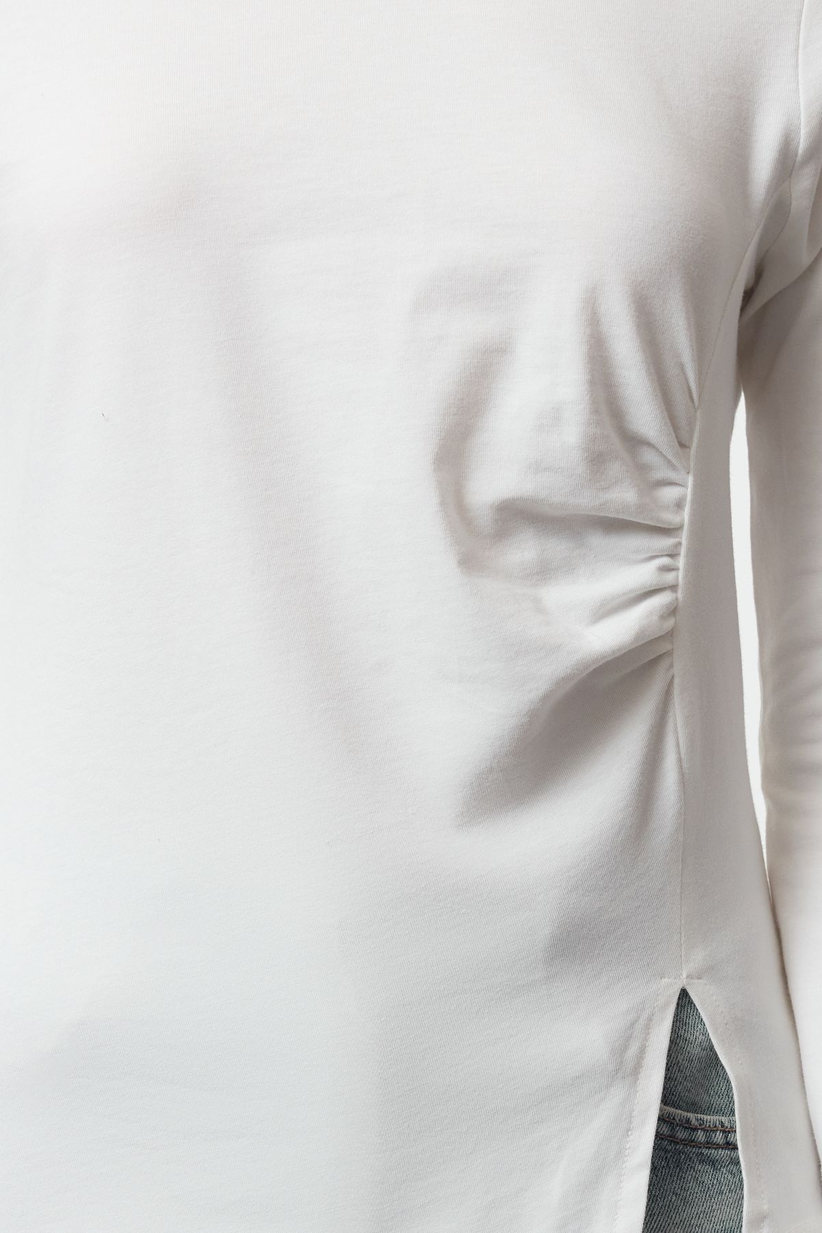 Trendyol Collection-Pletená halenka Crew Neck Ecru - rozparek a stahovací šňůrka, přiléhavá na tělo TWOAW24BZ00388 3