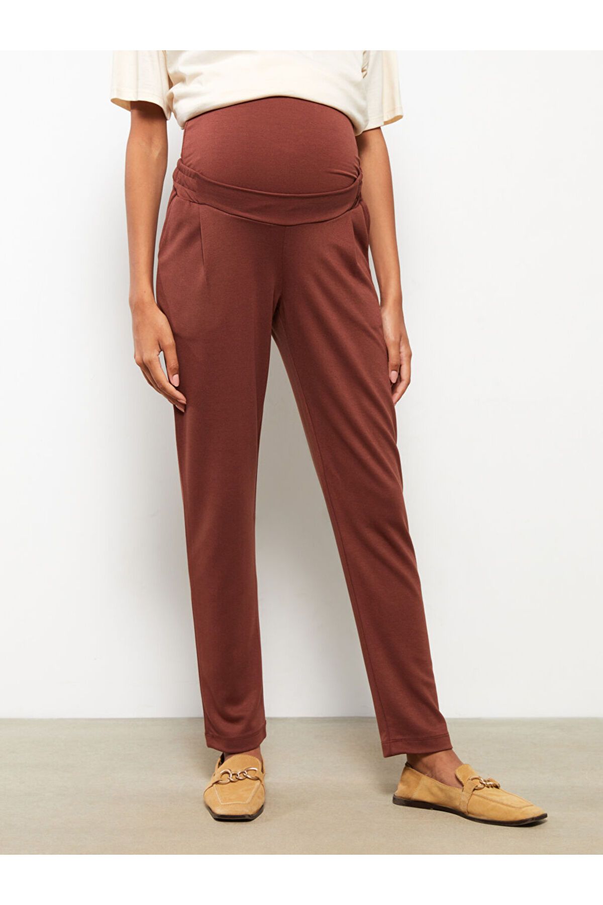 LC Waikiki-Straight Cut Maternity Sweatpants - Abdominal Panel 4