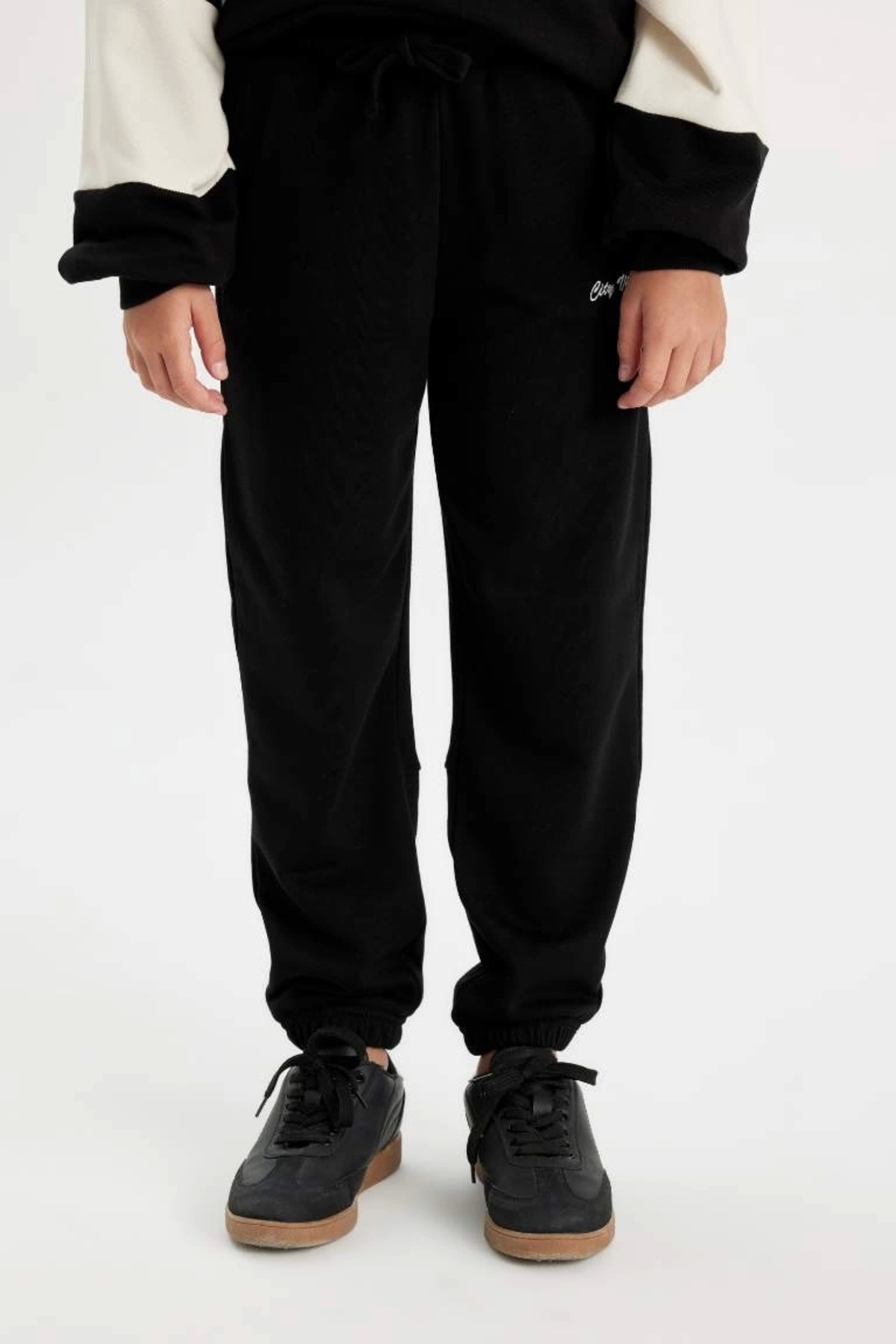 DeFacto-D0732 Jogger Sweatpants with Elastic Leg Pockets 5