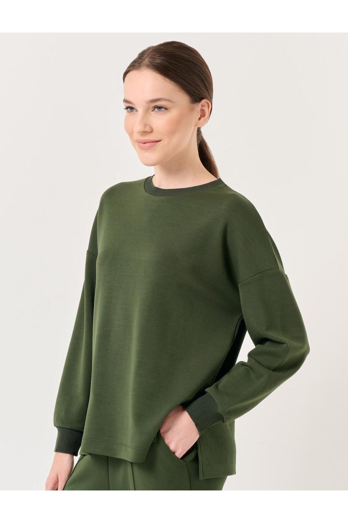 Jimmy Key-Khaki Crew Neck Long Sleeve Oversize Sweatshirt 4