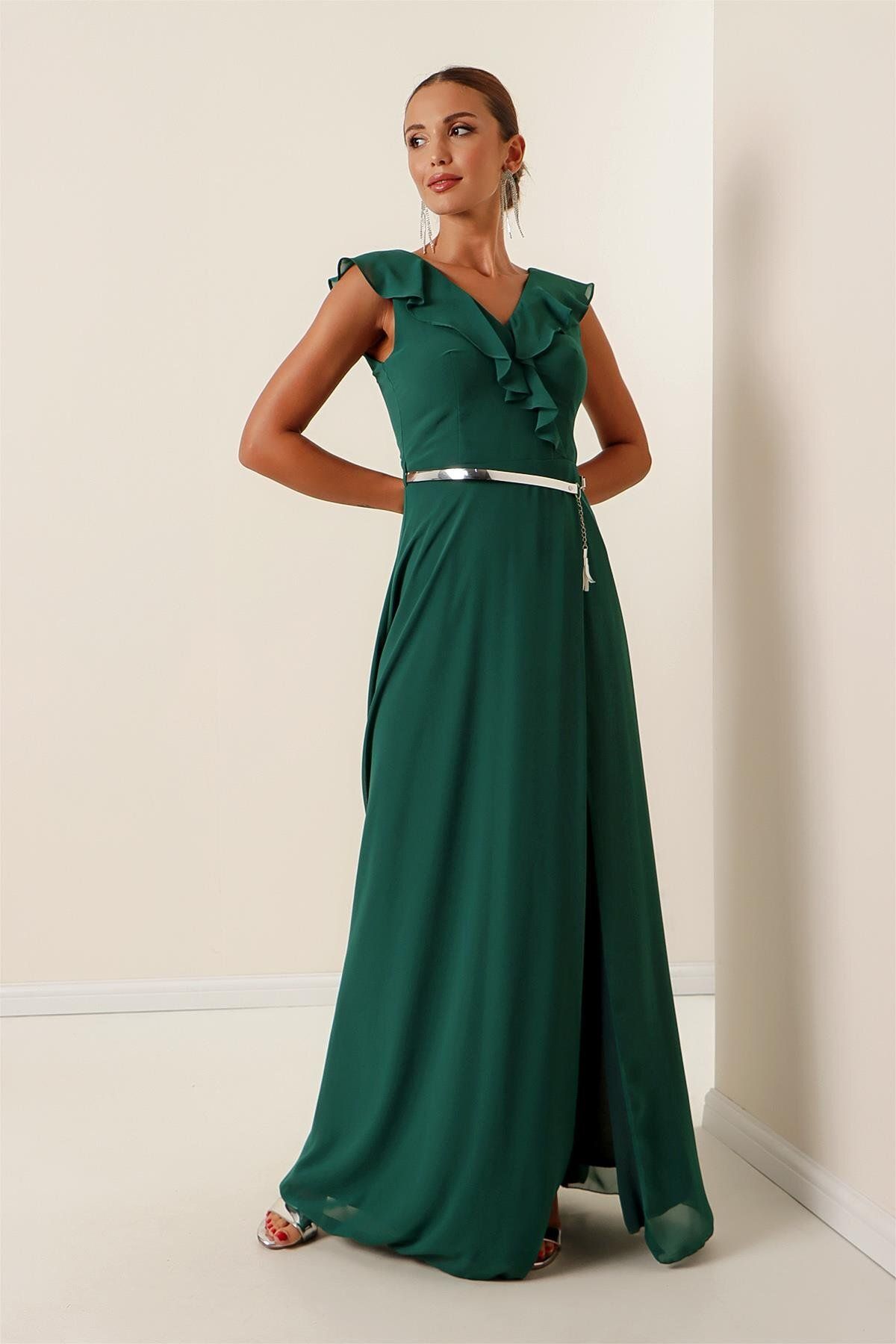 By Saygı-Langes Chiffon-Kleid mit Schlitz und Volantkragen und Gürtel 3