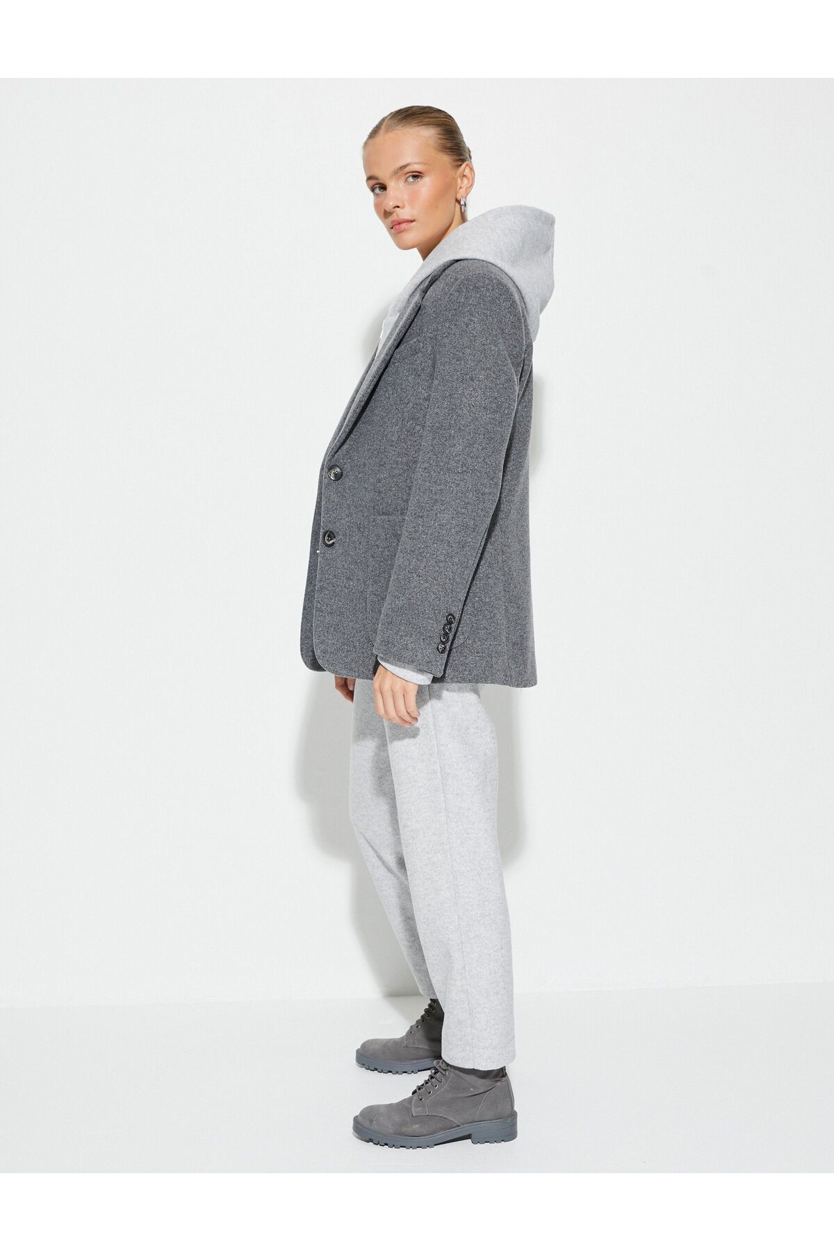 Koton-Crop Leg Basic Trousers with Elastic Waist and Pockets 3