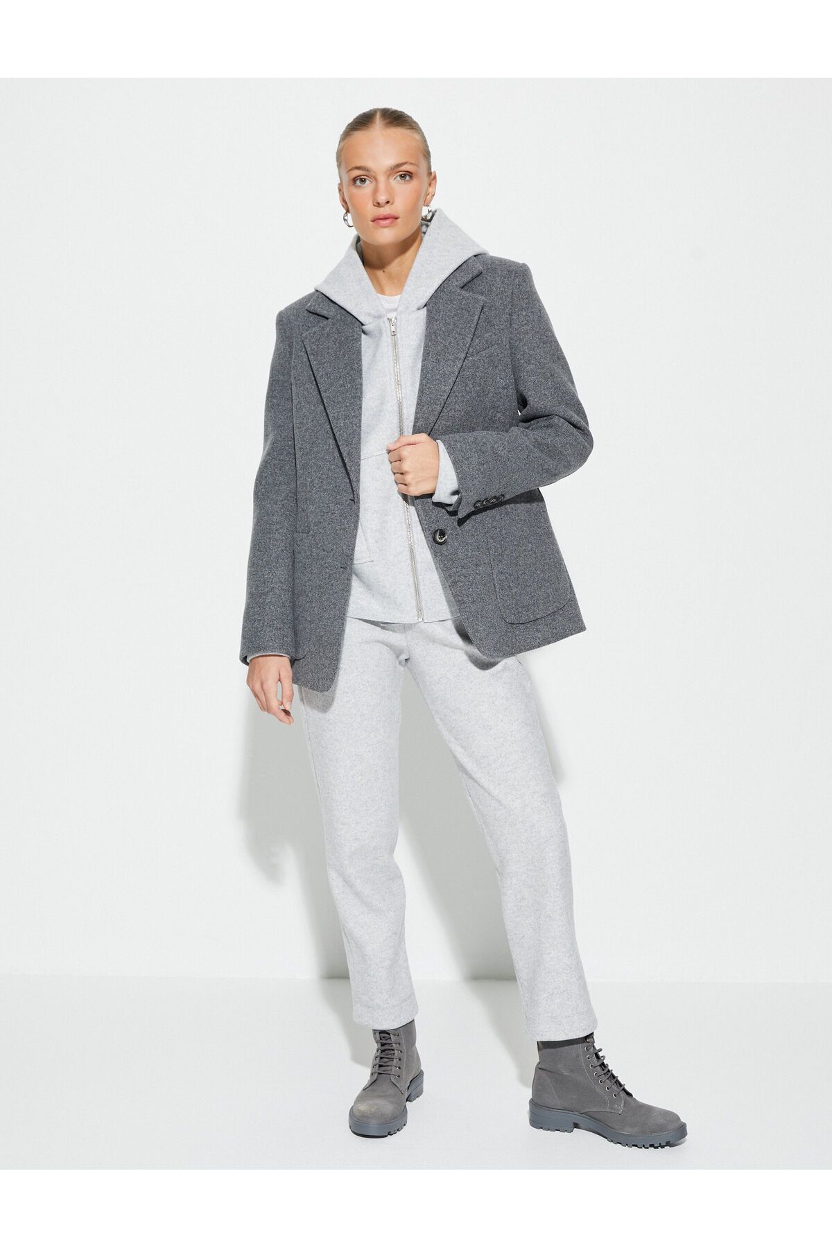 Koton-Crop Leg Basic Trousers with Elastic Waist and Pockets 2