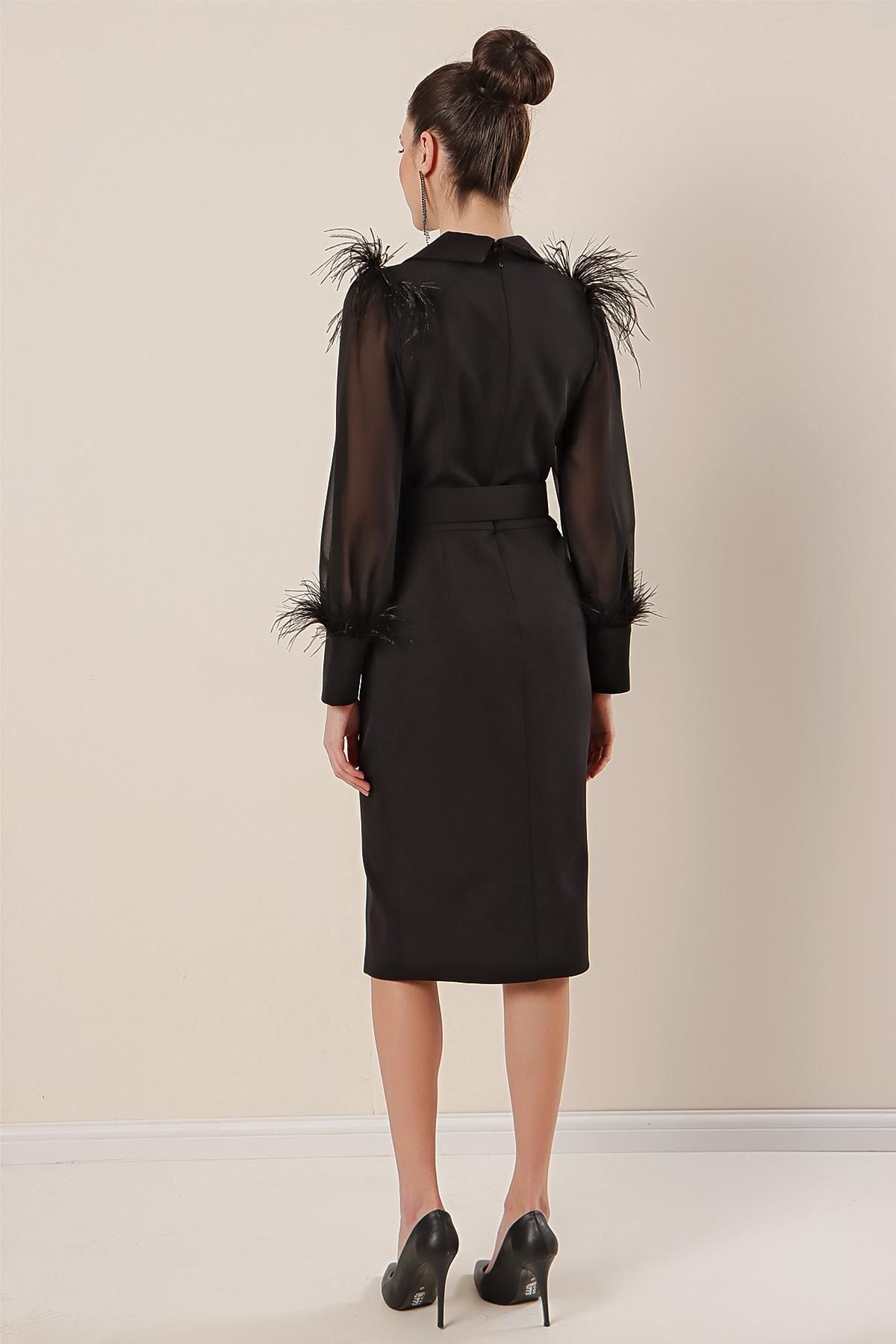 By Saygı-Zweireihiger Ausschnitt, Taillengürtel, vorne geschlitzte Ärmel, Chiffon- und Federdetail-Kreppkleid mit Manschetten 5