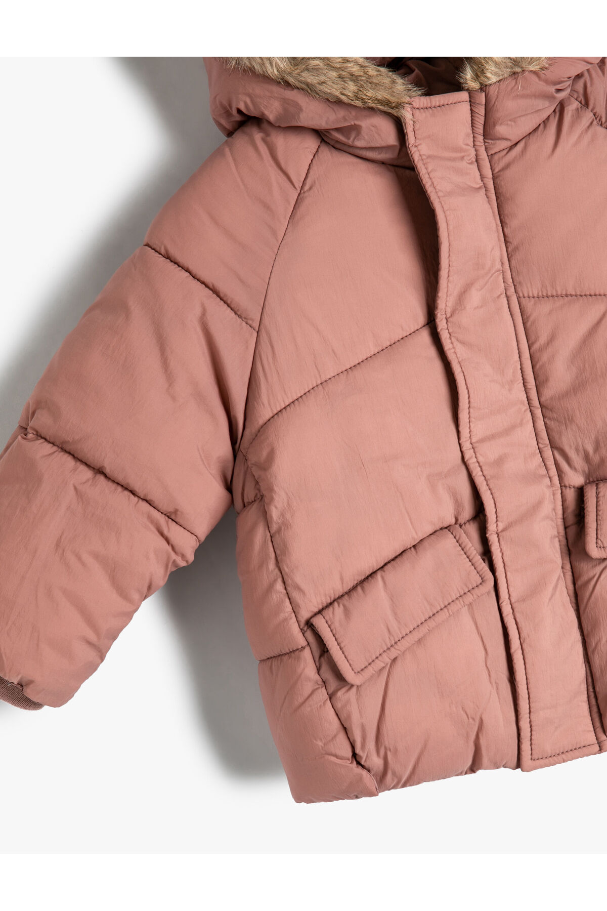 Koton Şişme Mont Kapşonlu Suni Kürk Detaylı Fermuarlı Cepli fotoğrafı 5 (önizleme)