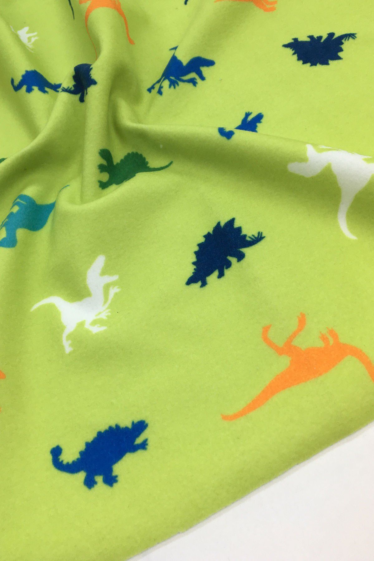 Yiğit Kumaş-Dinosaur Patterned Fleece Fabric 6