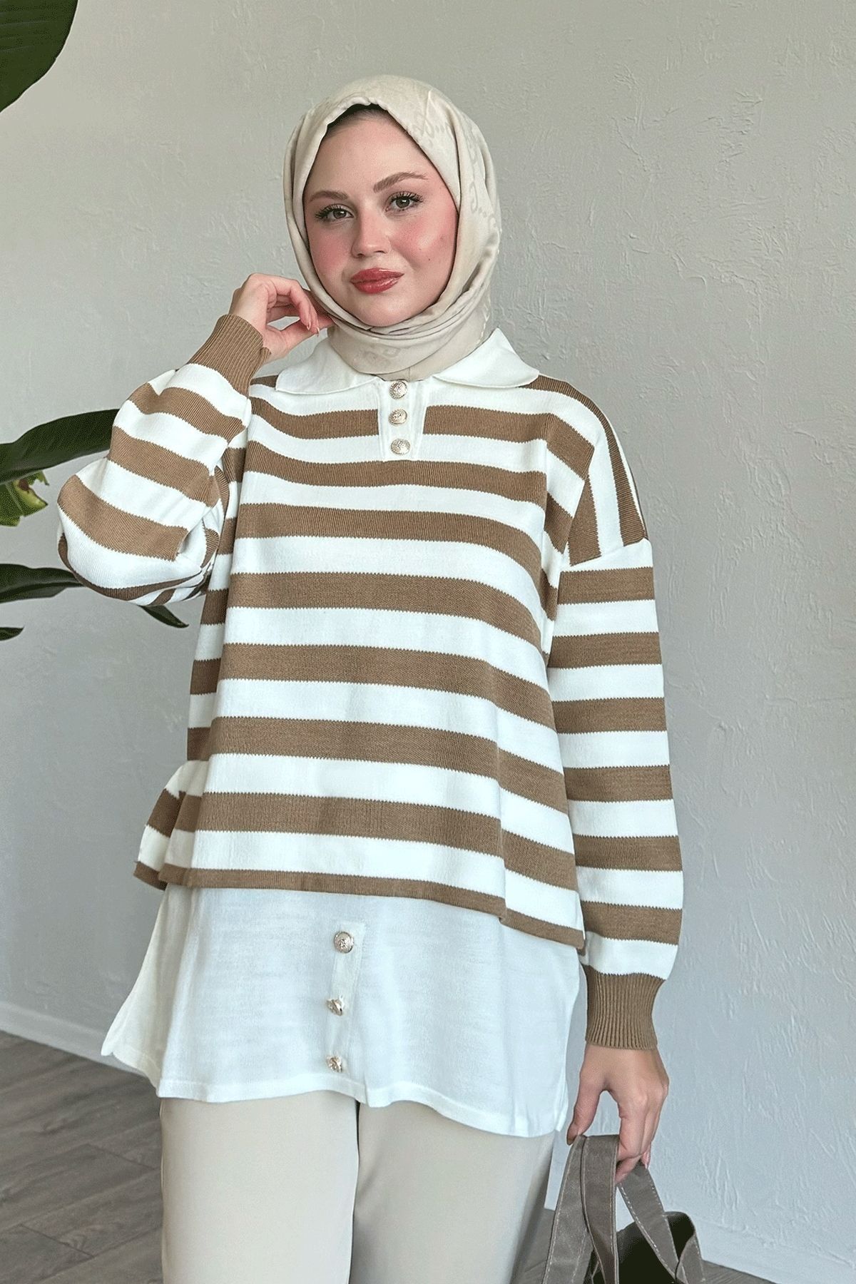 InStyle-Milchbraune Strick-Tunika mit Knöpfen am Saum 5