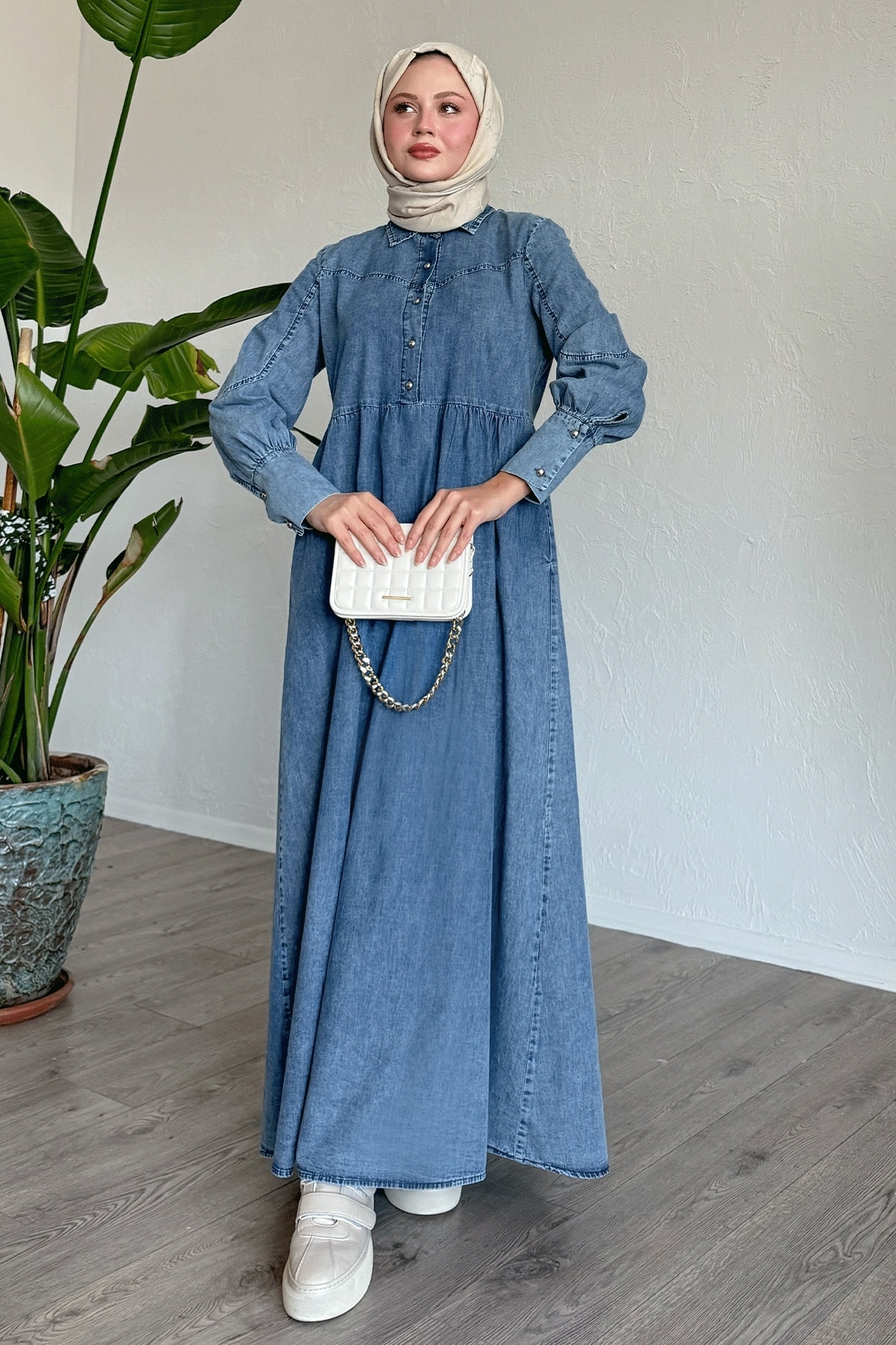 InStyle-Rochie albastră din denim cu nasturi și manșete 1