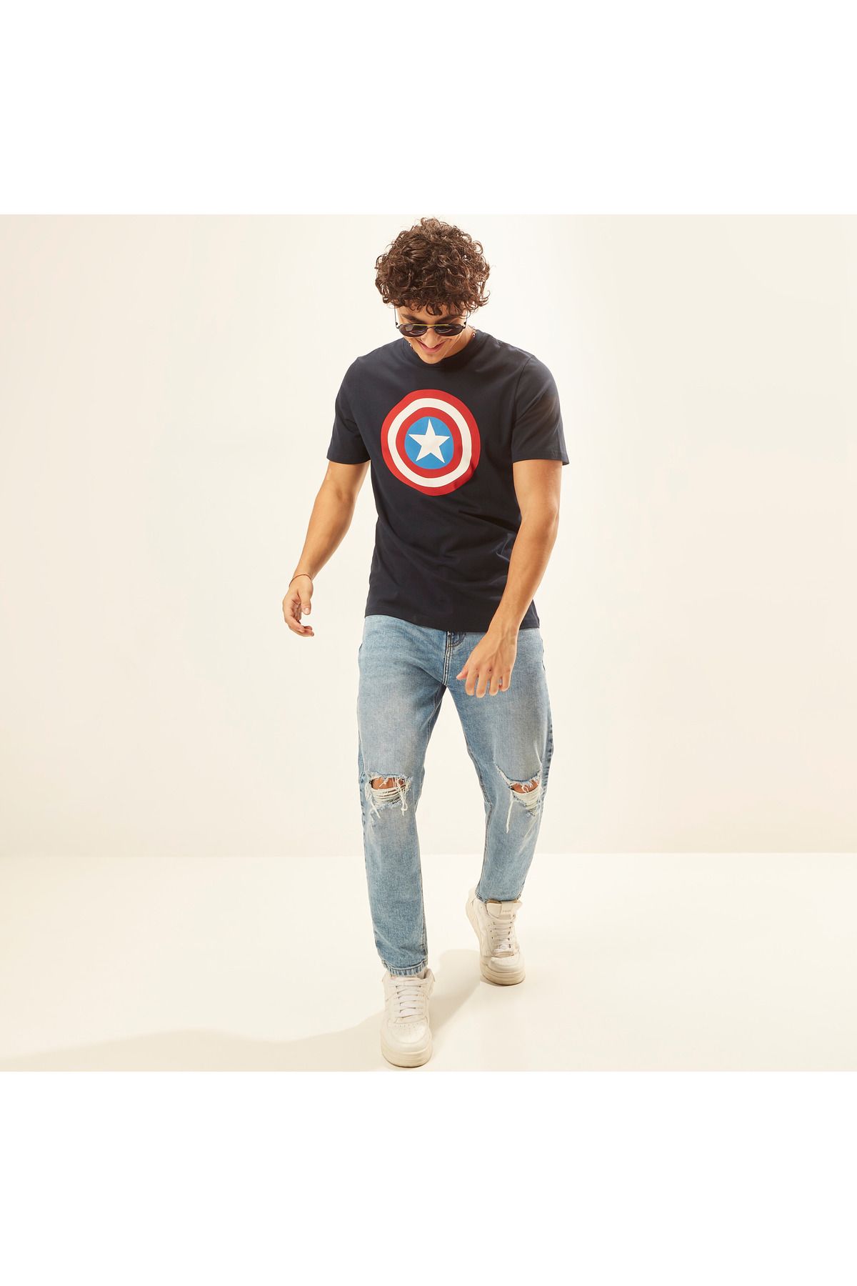 SP Characters-Captain America Print Crew Neck Slim Fit T-shirt with Short Sleeves 2